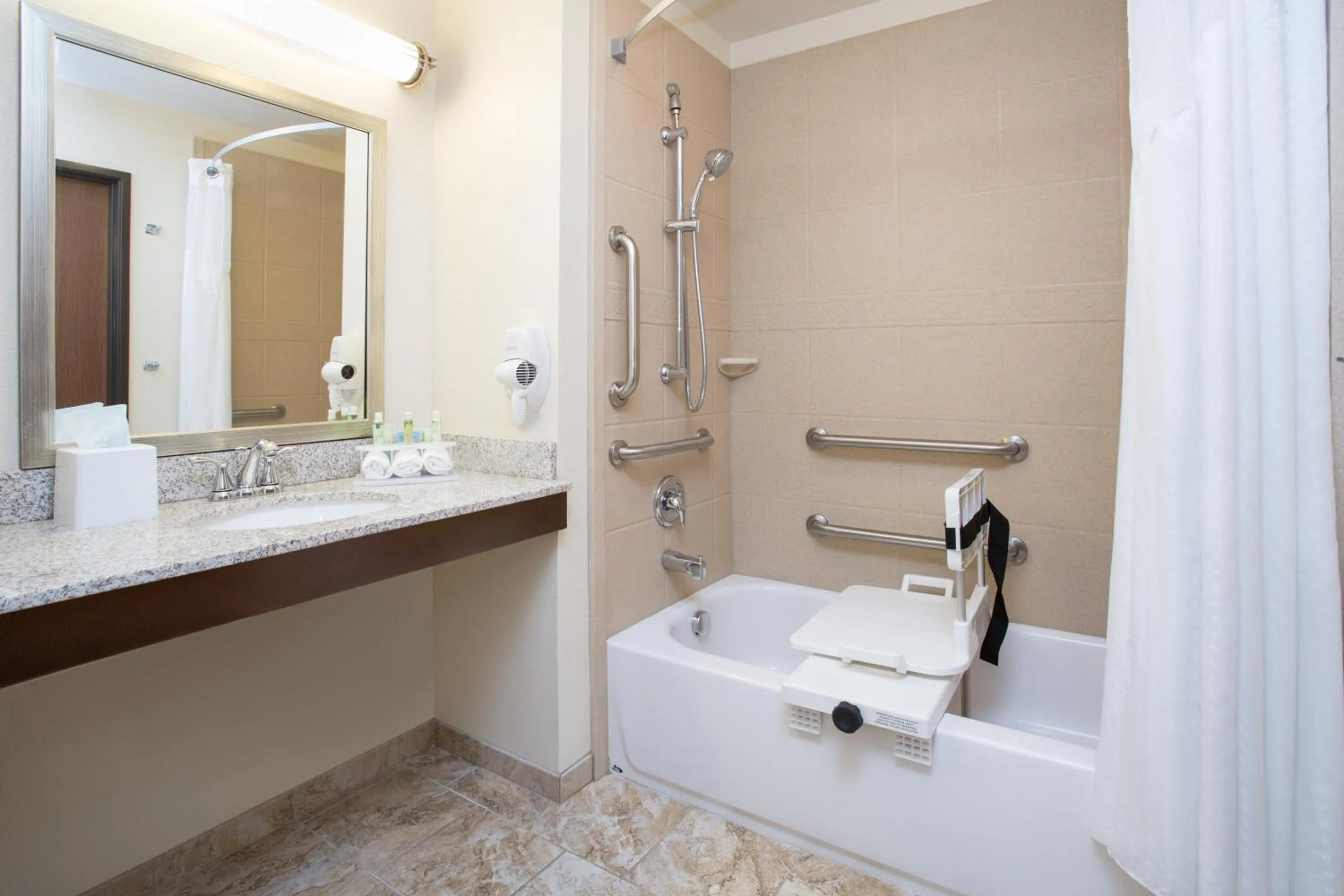 Bathroom in Holiday Inn Express & Suites Glendive by IHG