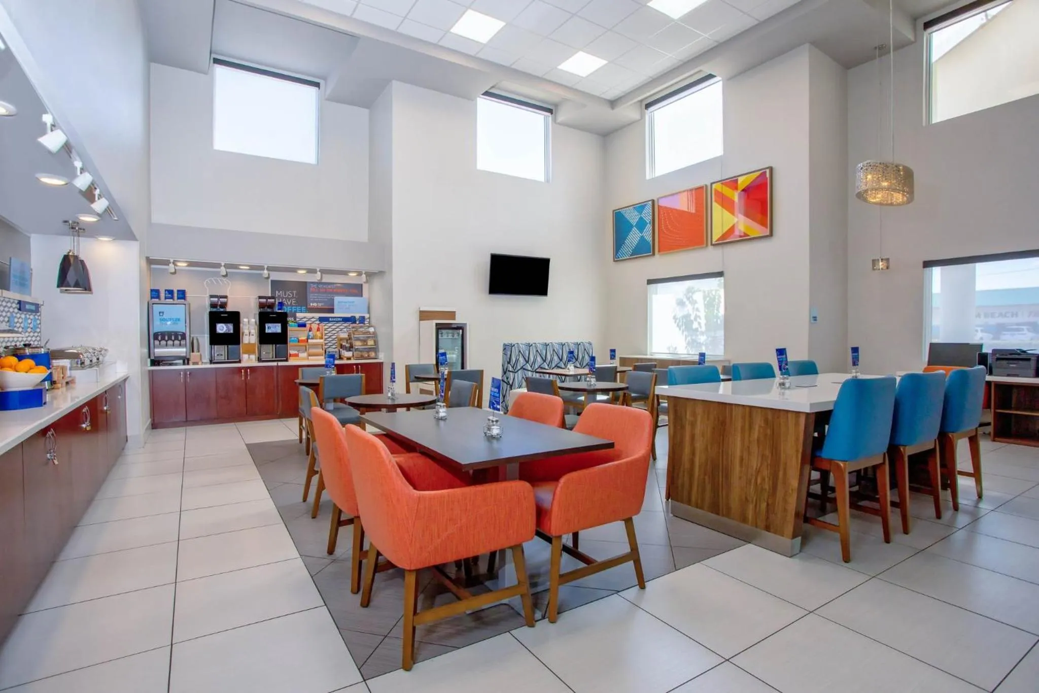 Breakfast in Holiday Inn Express & Suites Lantana by IHG