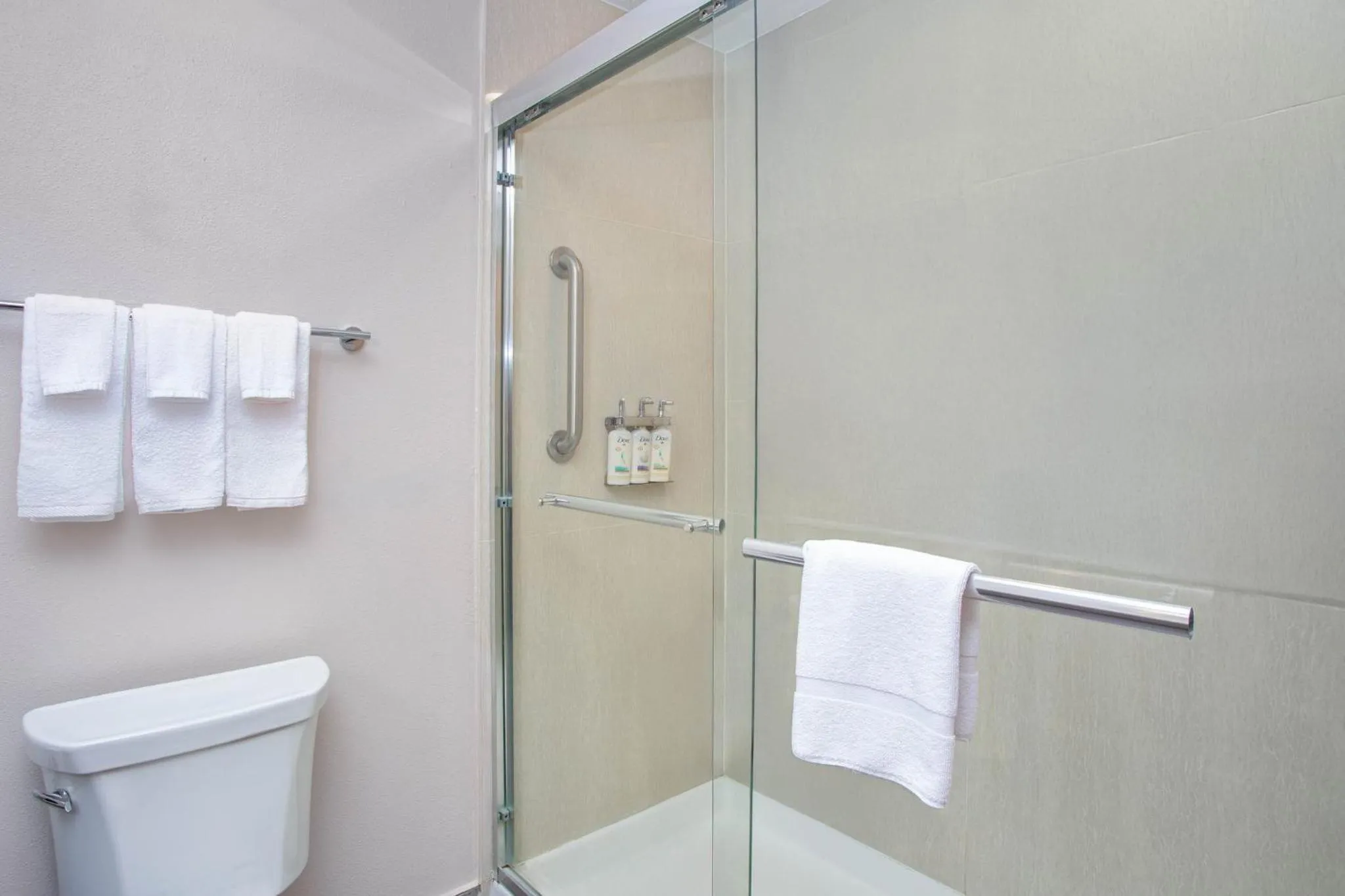 Bathroom in Holiday Inn Express & Suites Lantana by IHG
