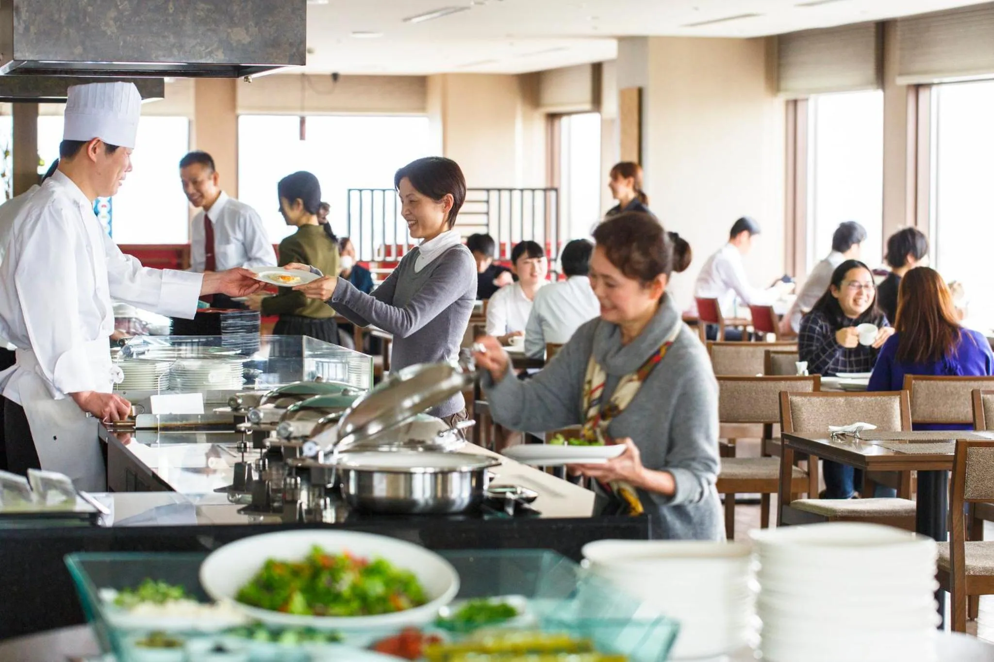 Restaurant/places to eat in ANA Holiday Inn Kanazawa Sky by IHG