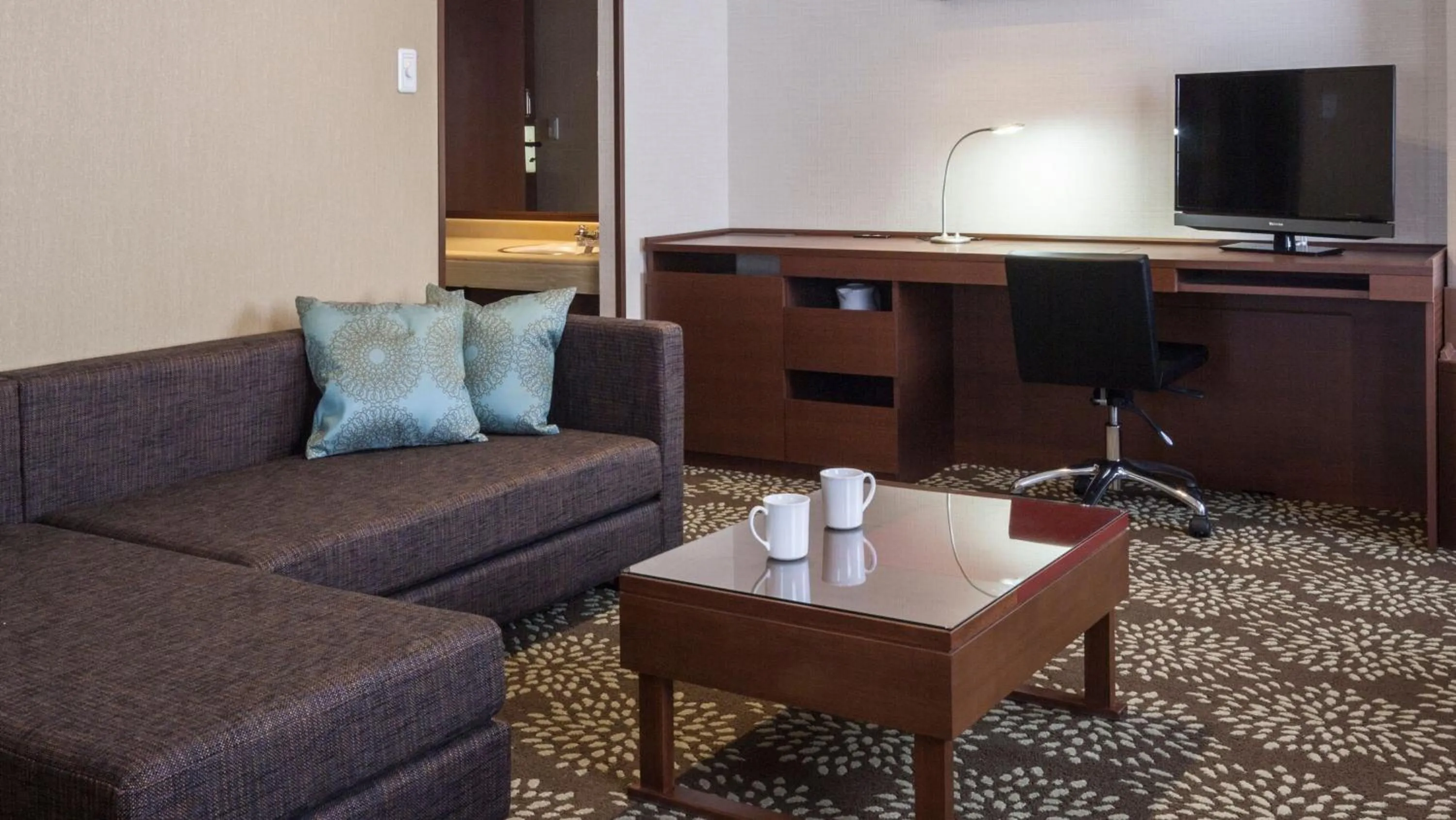 Photo of the whole room in ANA Holiday Inn Kanazawa Sky by IHG