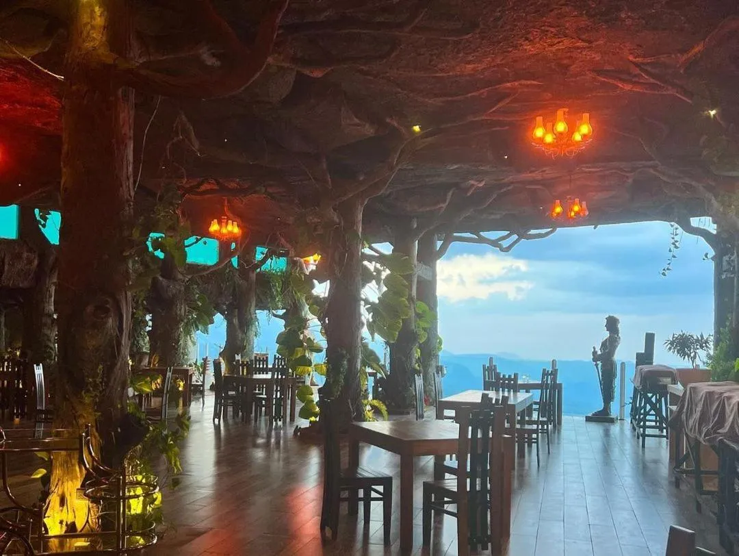 Restaurant/places to eat in A'Lankaa Resorts & Spa