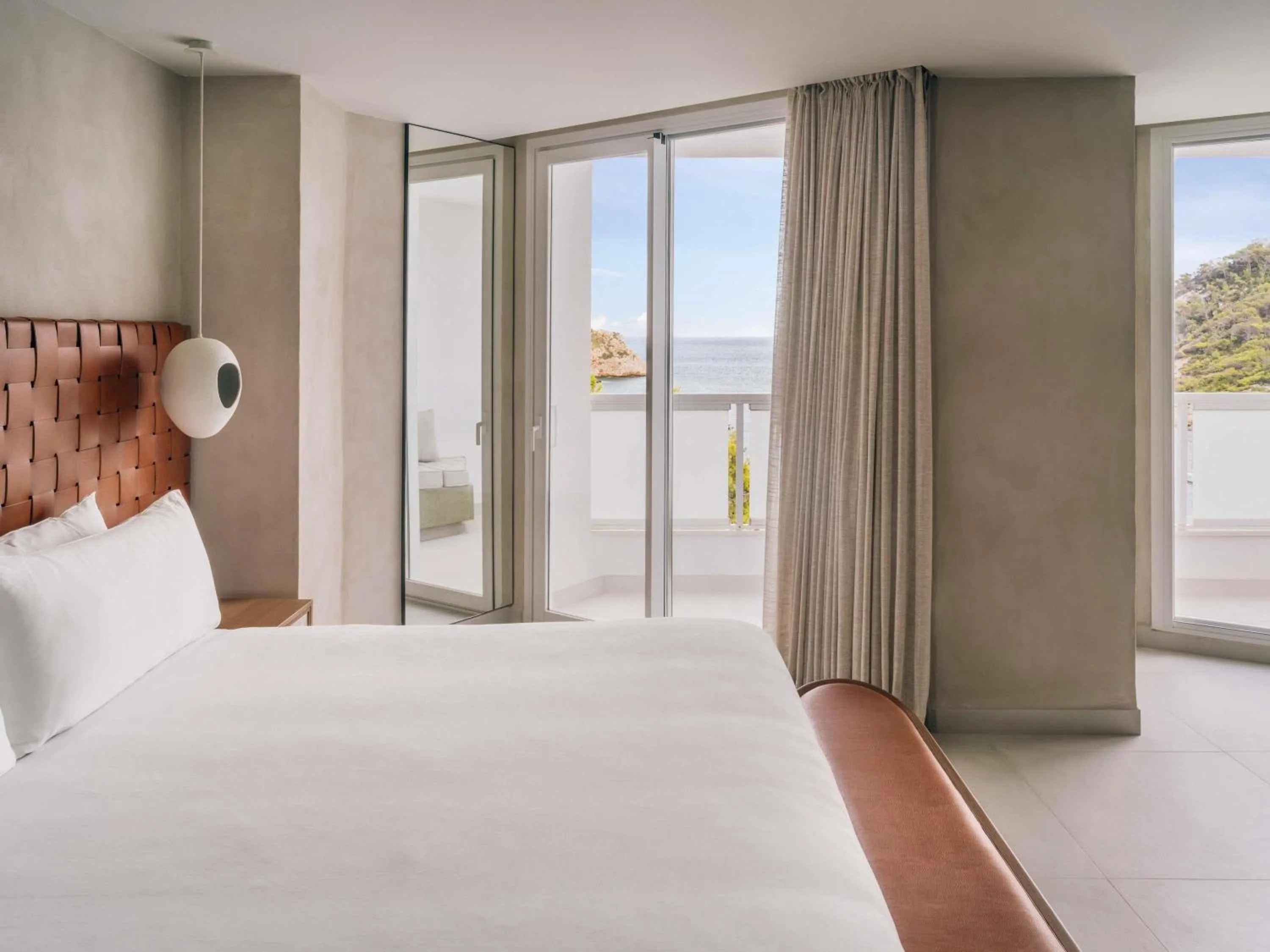 Photo of the whole room, Bed in Mondrian Ibiza