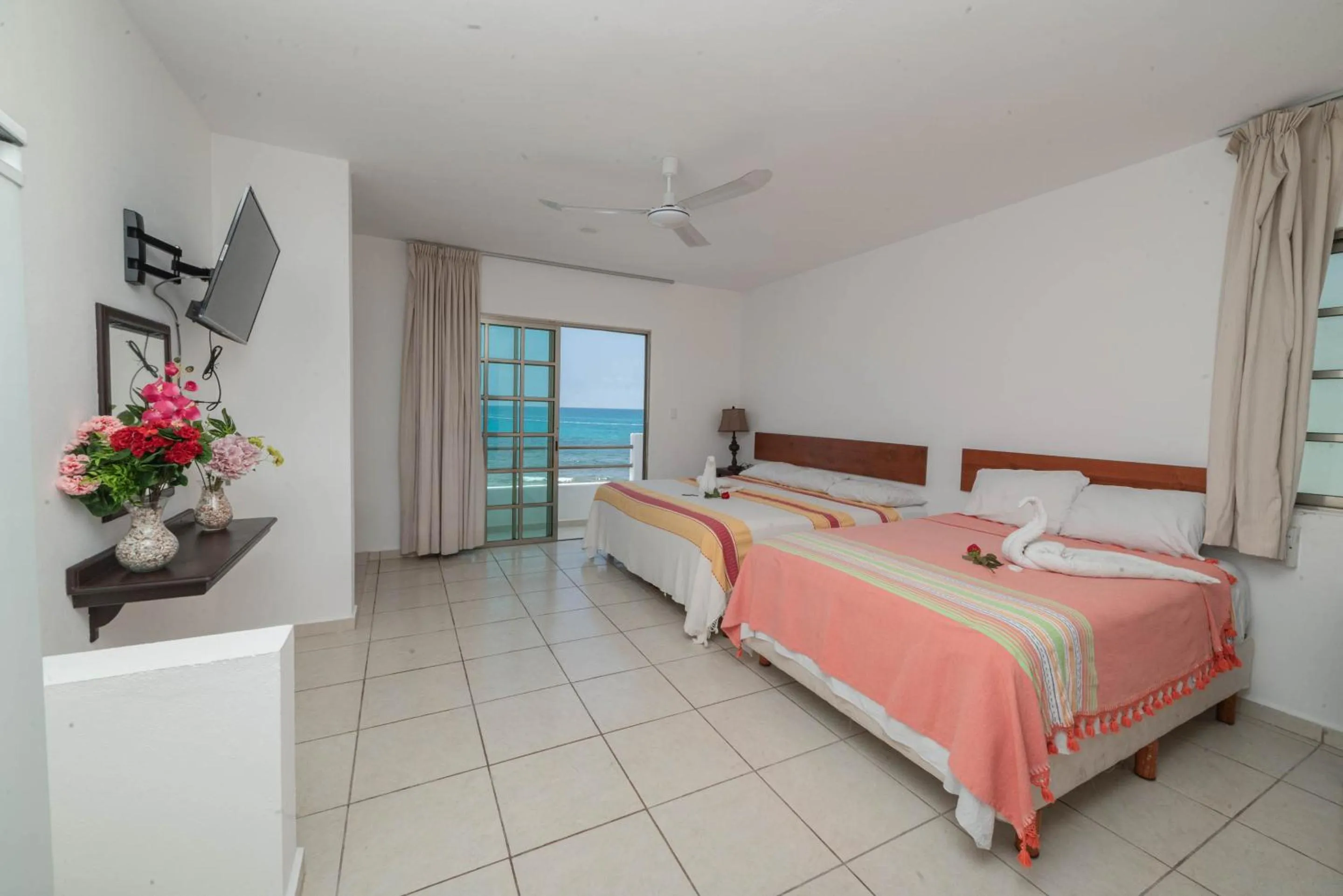 Bed in Hotel La Trigueña