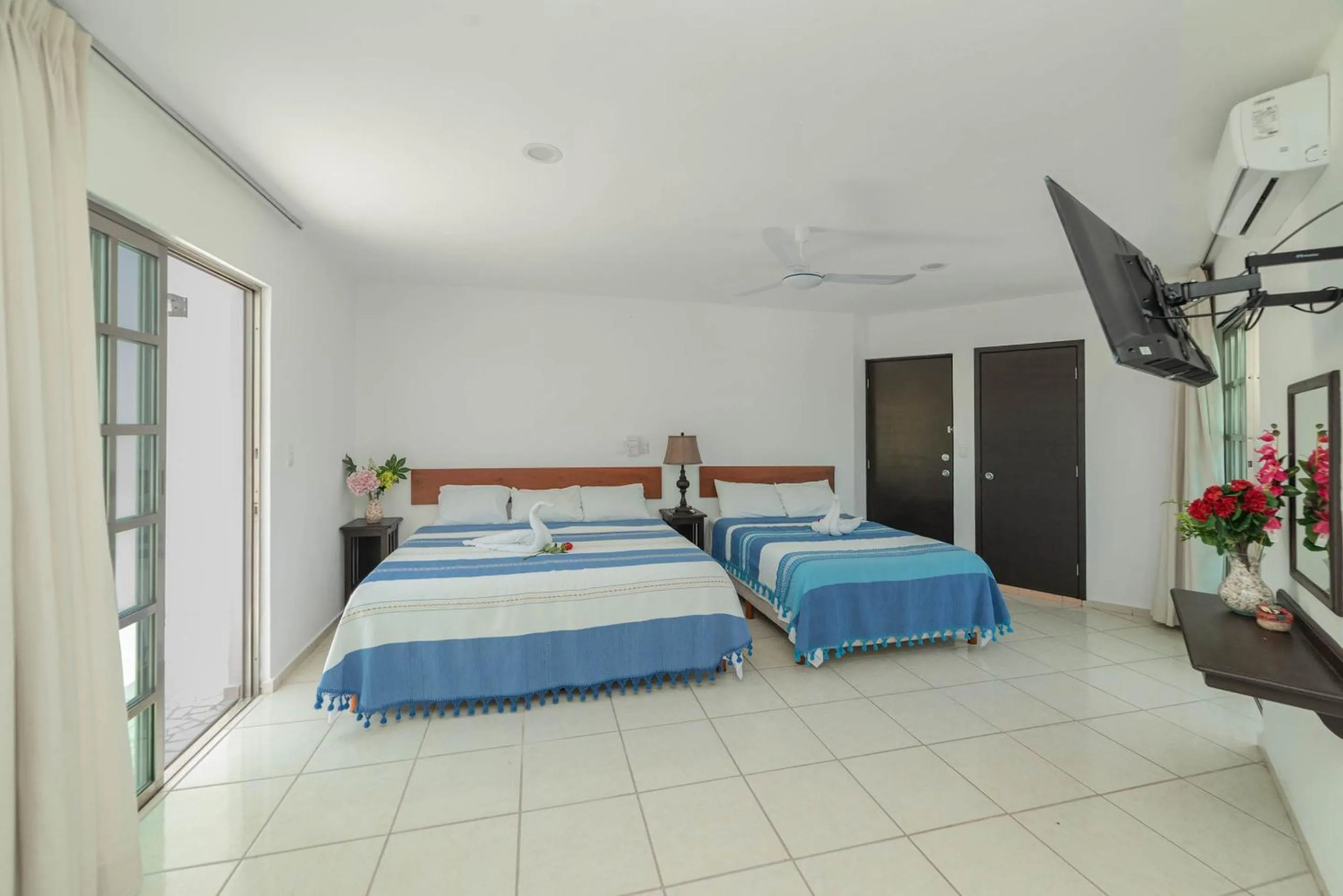 Bedroom, Bed in Hotel La Trigueña