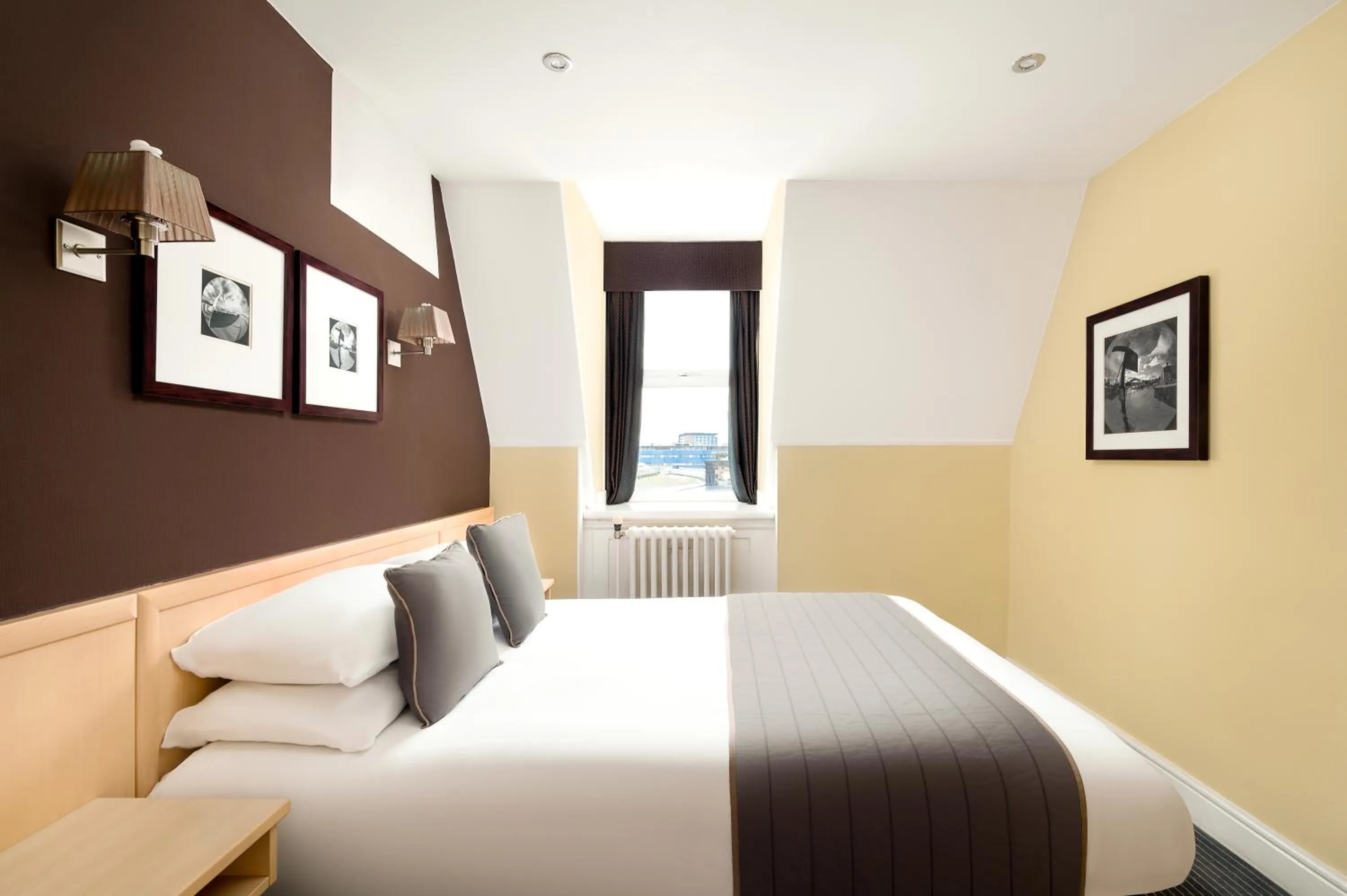 Bedroom, Bed in Royal Station Hotel- Part of the Cairn Collection