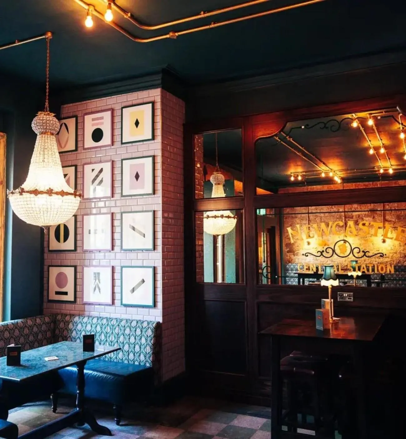 Lounge or bar in Royal Station Hotel- Part of the Cairn Collection