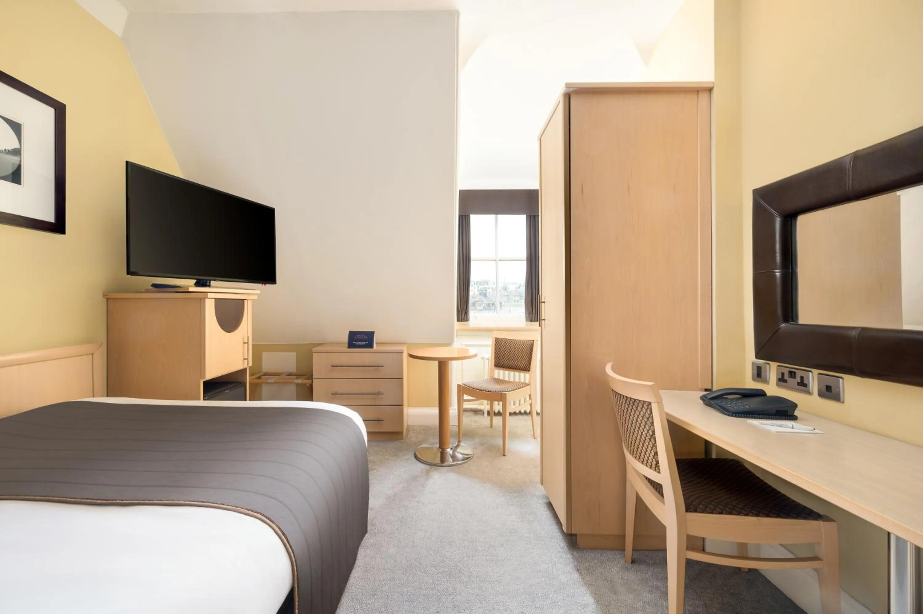 Bedroom, Bed in Royal Station Hotel- Part of the Cairn Collection