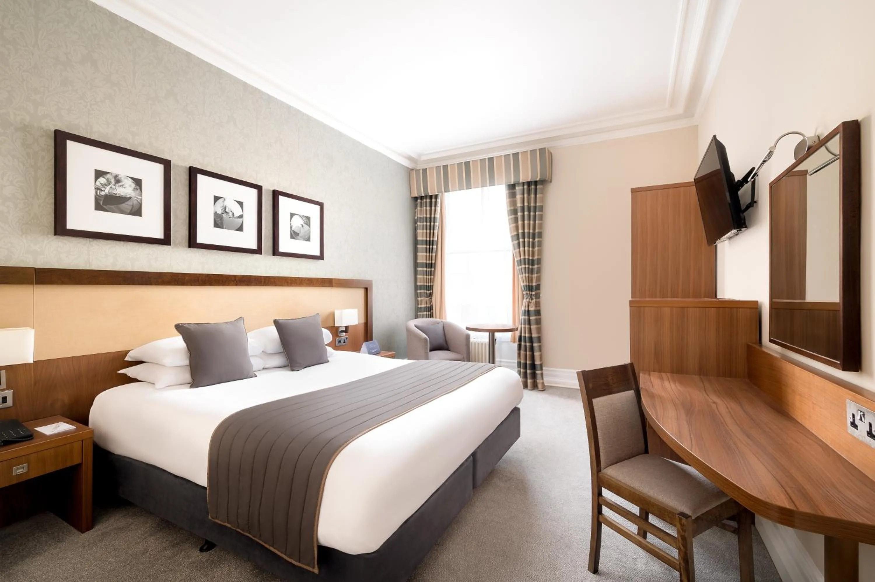 Bedroom, Bed in Royal Station Hotel- Part of the Cairn Collection