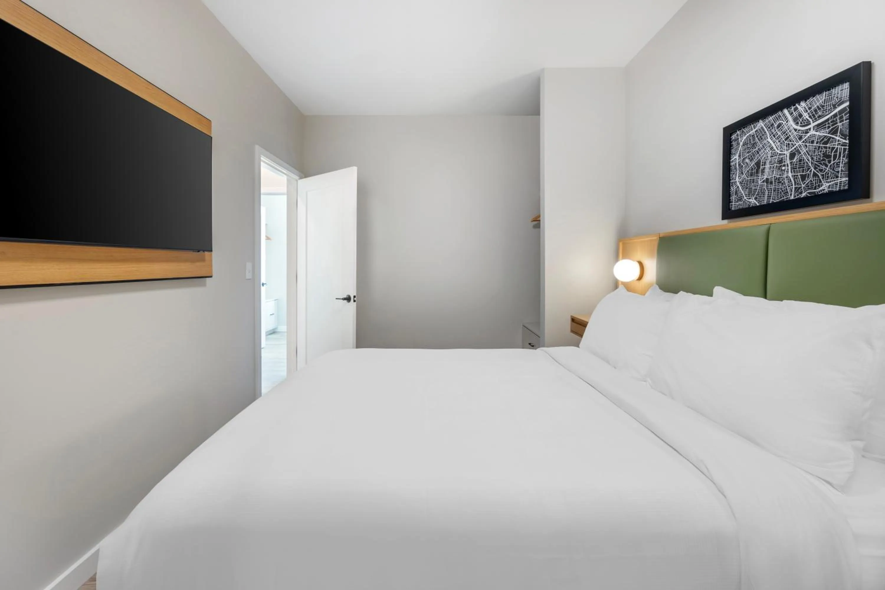 Bedroom, Bed in Motif Nashville's Hotel on Music Row