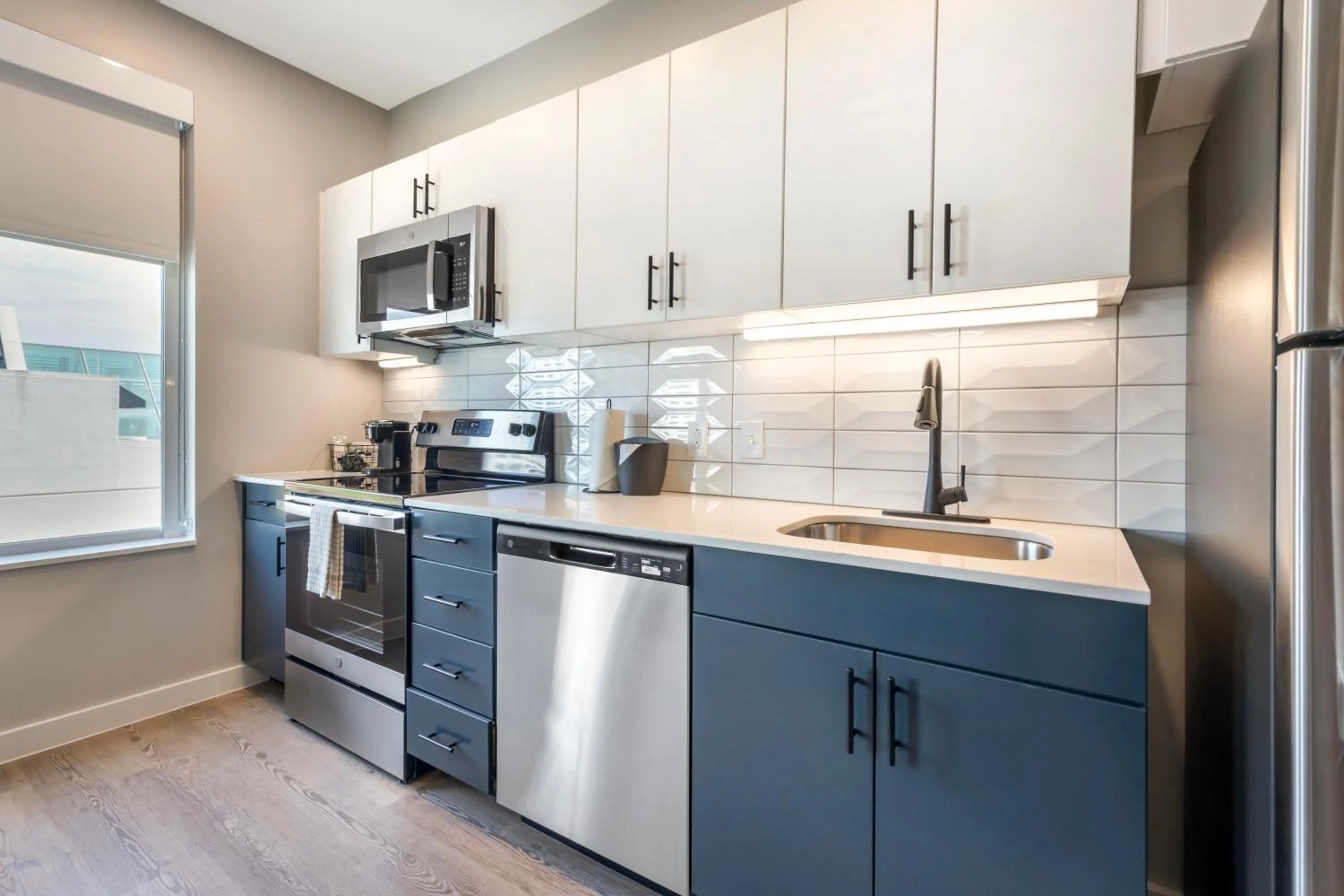 Kitchen or kitchenette in Motif Nashville's Hotel on Music Row
