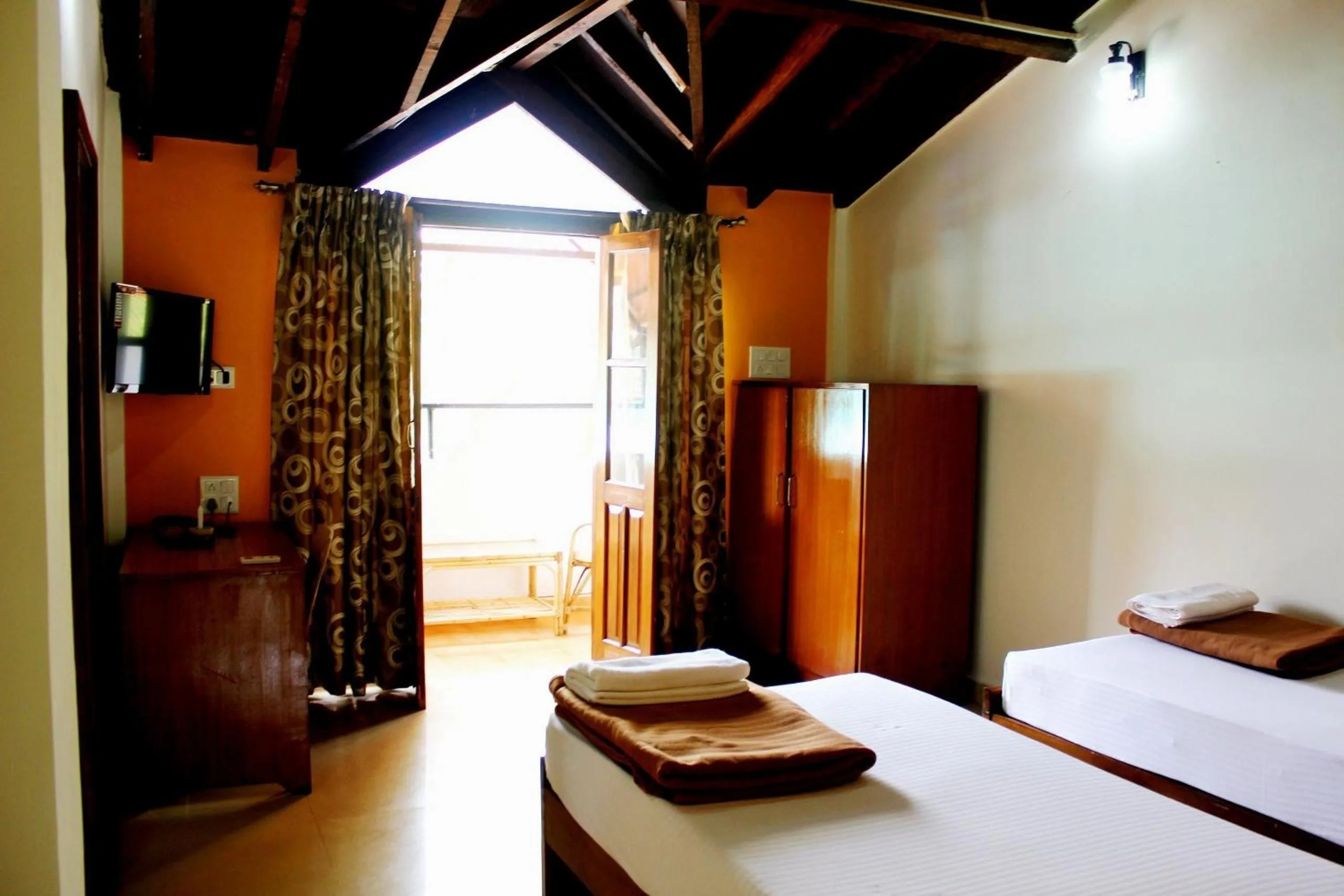 Bedroom, Bed in Silver Sands Sunshine - Angaara