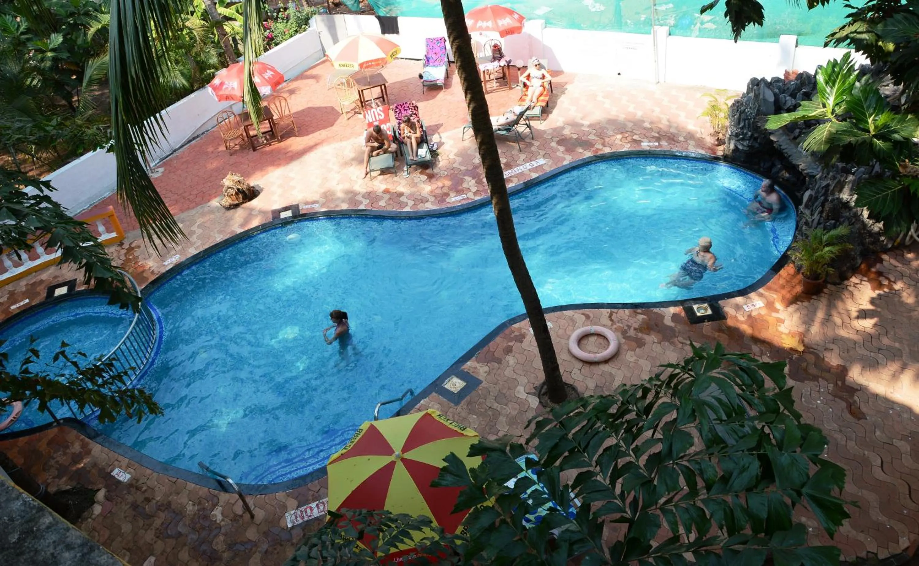 Swimming pool in Silver Sands Sunshine - Angaara