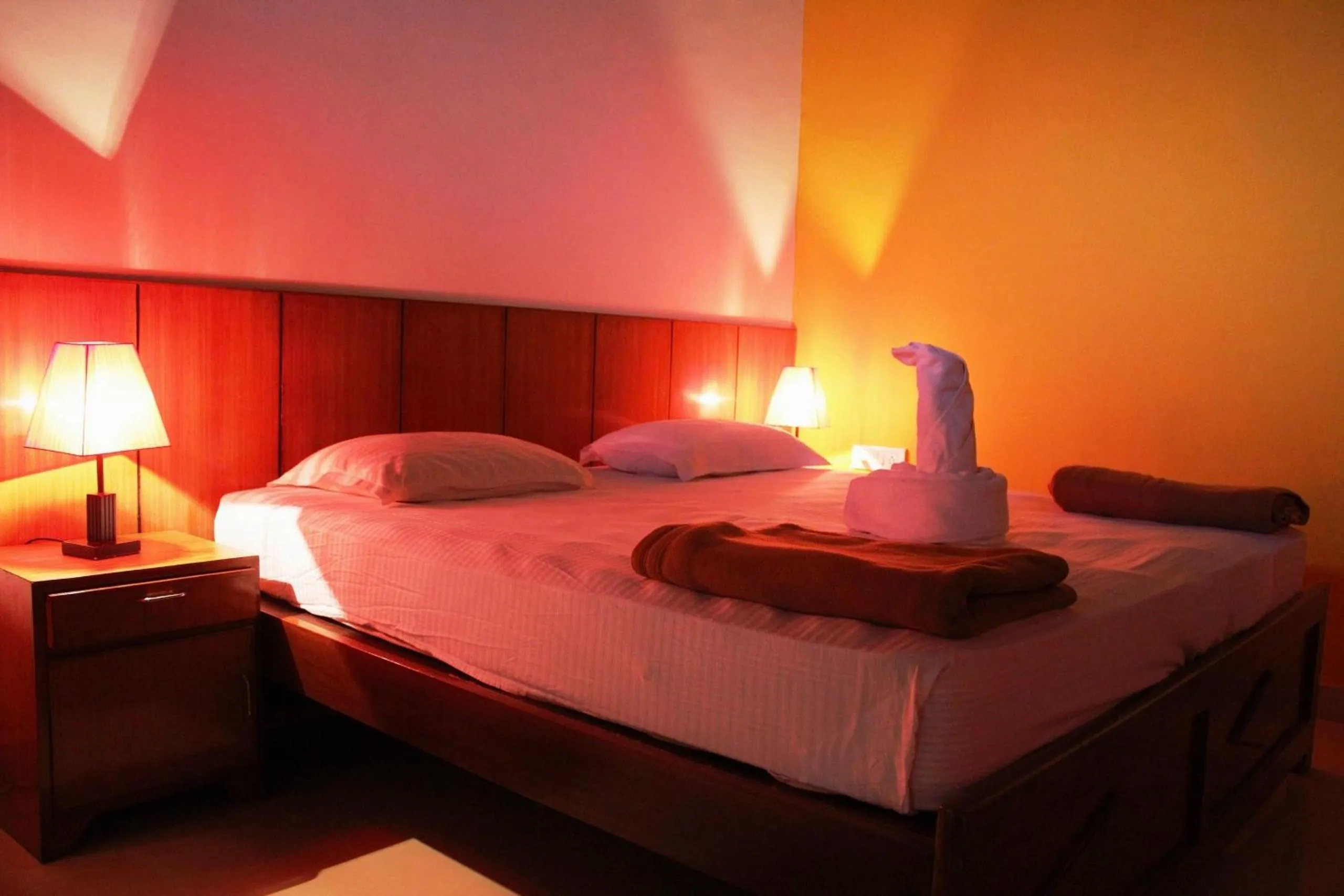 Bedroom, Bed in Silver Sands Sunshine - Angaara