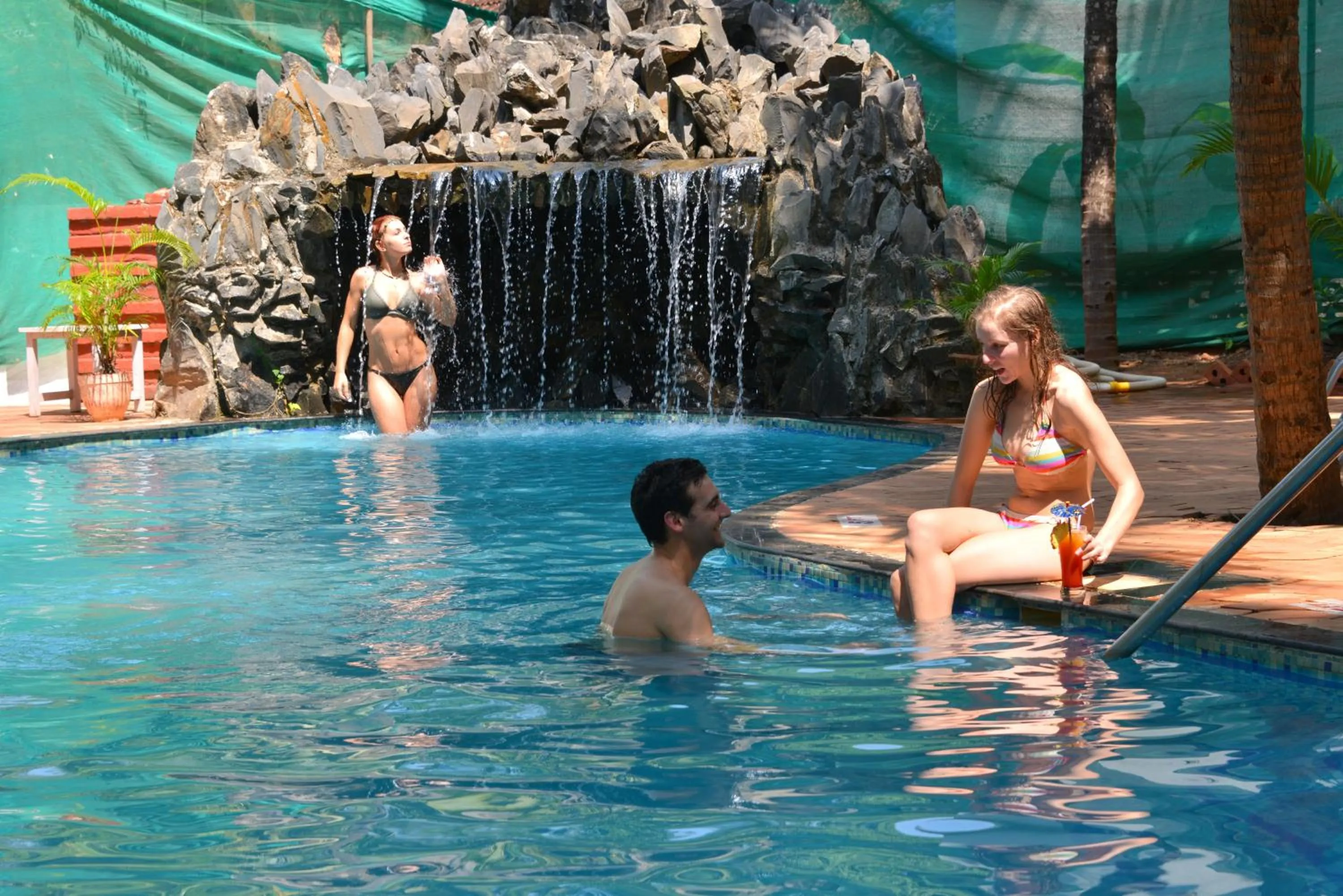 Swimming pool in Silver Sands Sunshine - Angaara