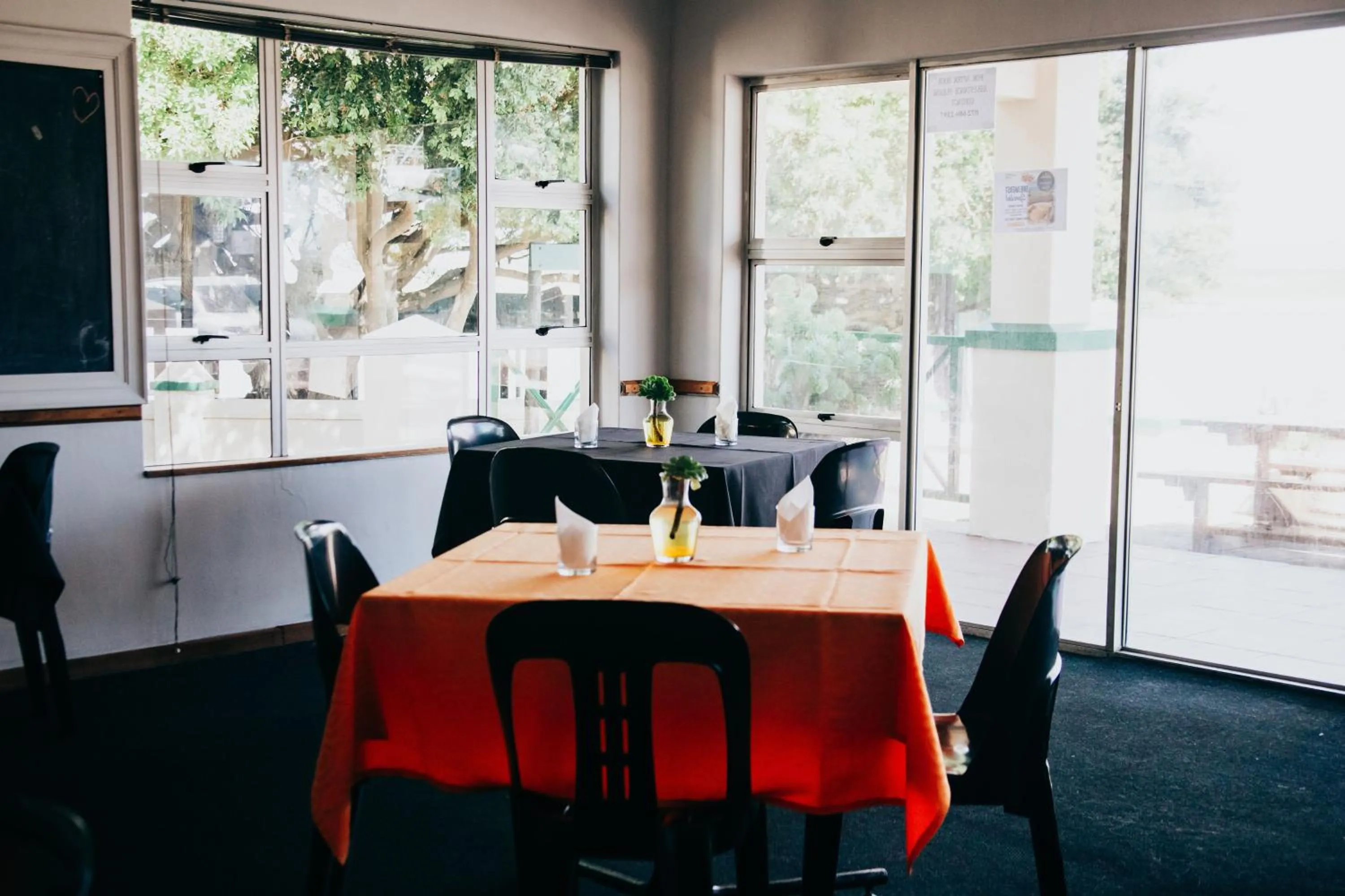 Restaurant/places to eat in Laaiplek Hotel