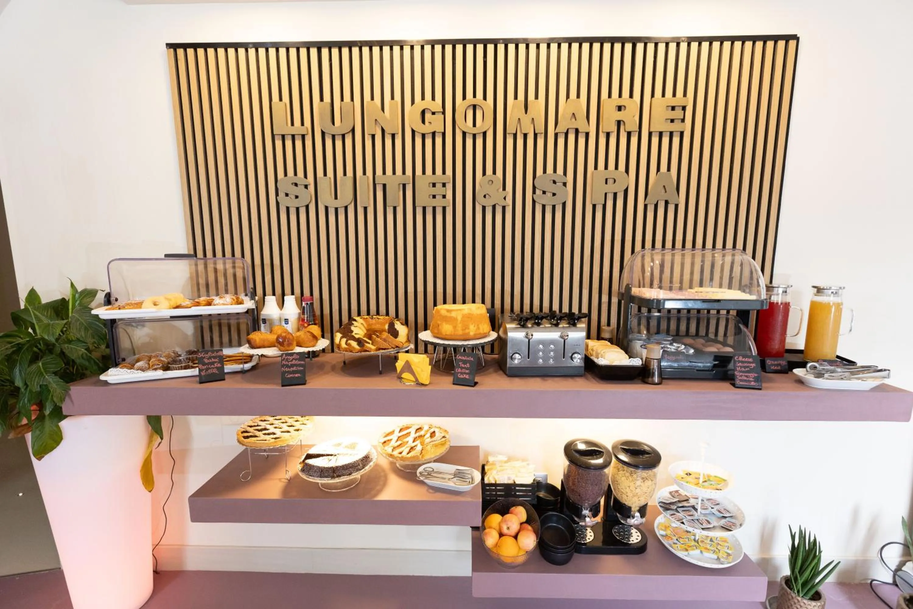 Buffet breakfast in Lungomare Suite & Spa