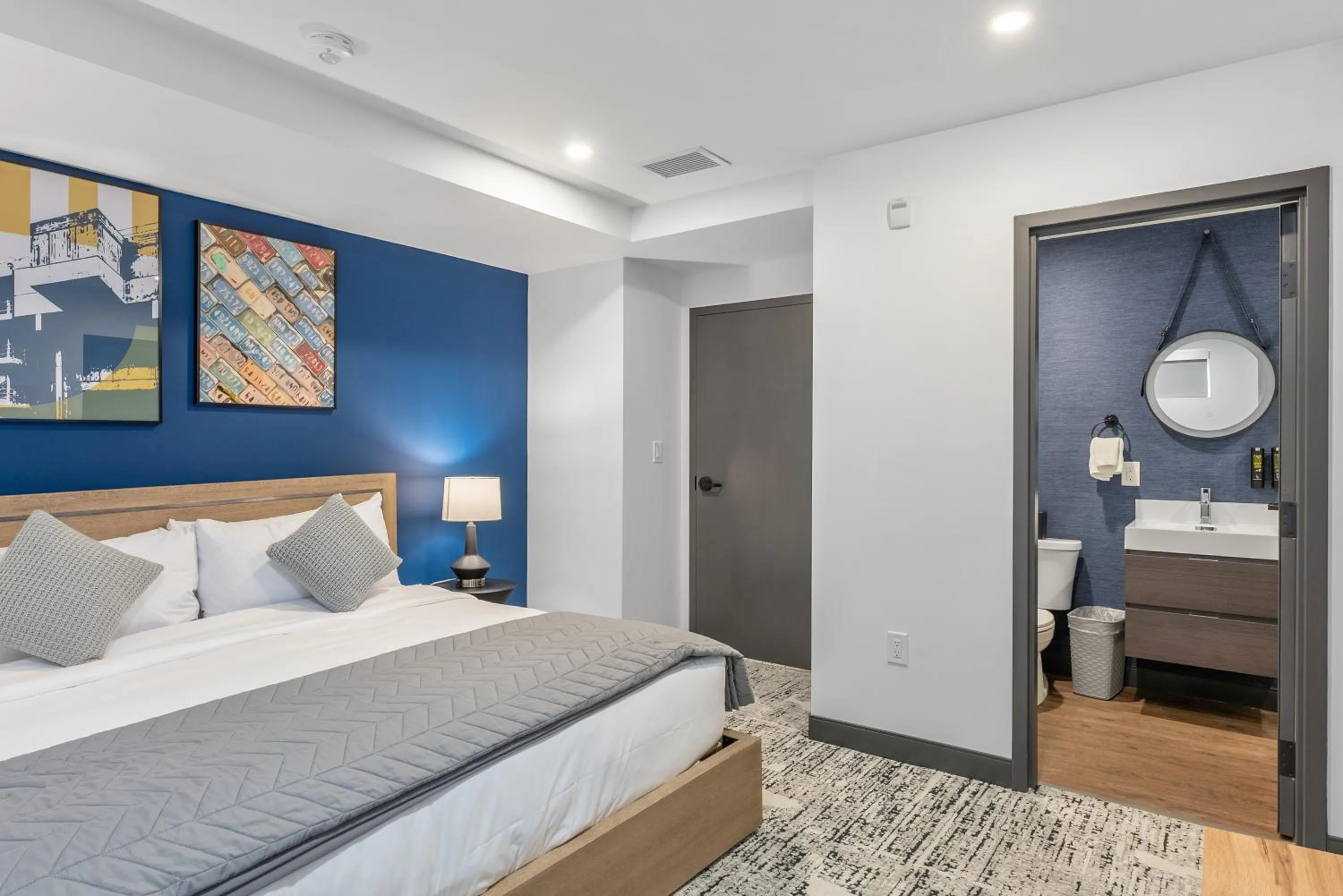 Bedroom, Bed in Cannery Lofts Niagara