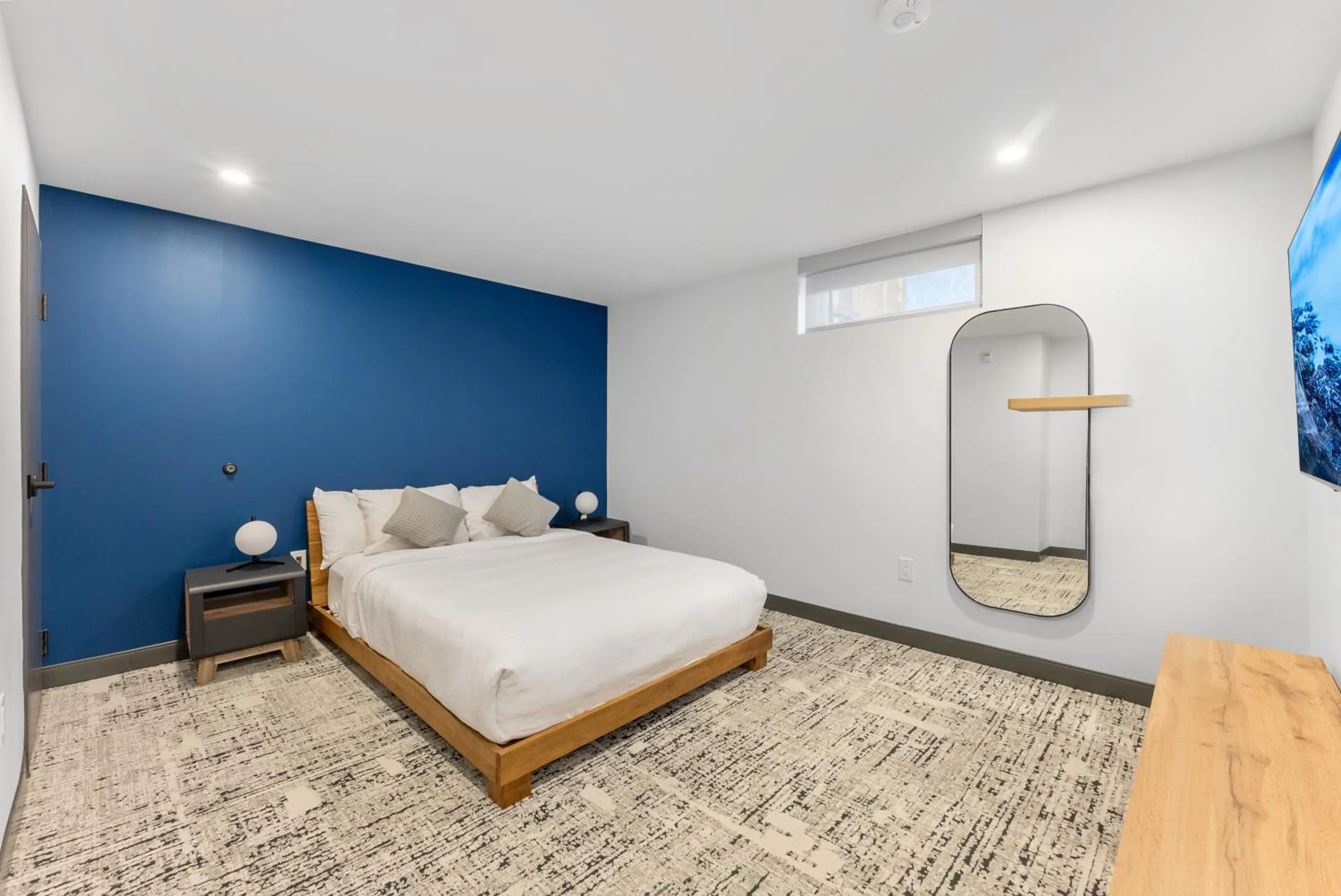 Bedroom, Bed in Cannery Lofts Niagara