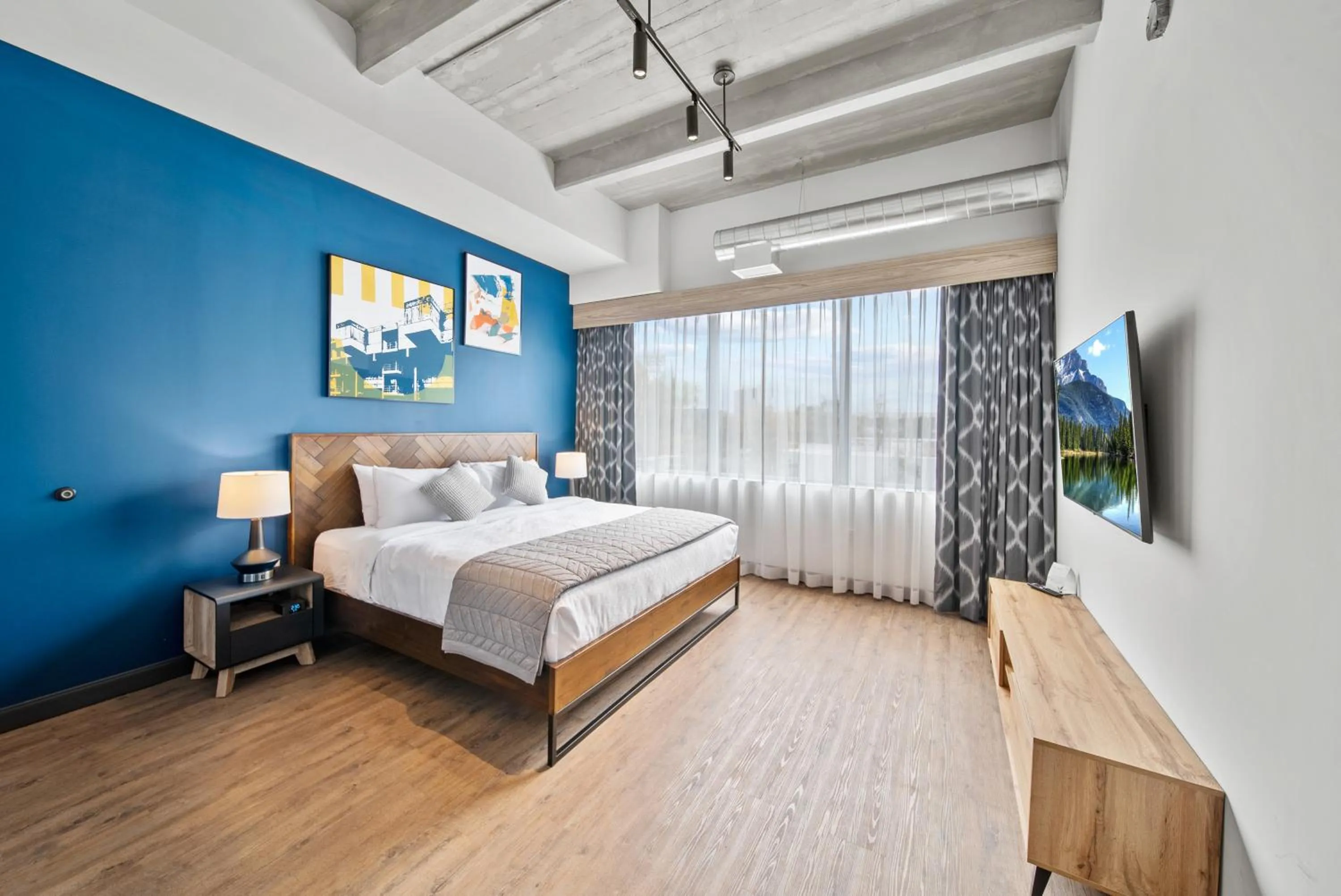 Bedroom, Bed in Cannery Lofts Niagara