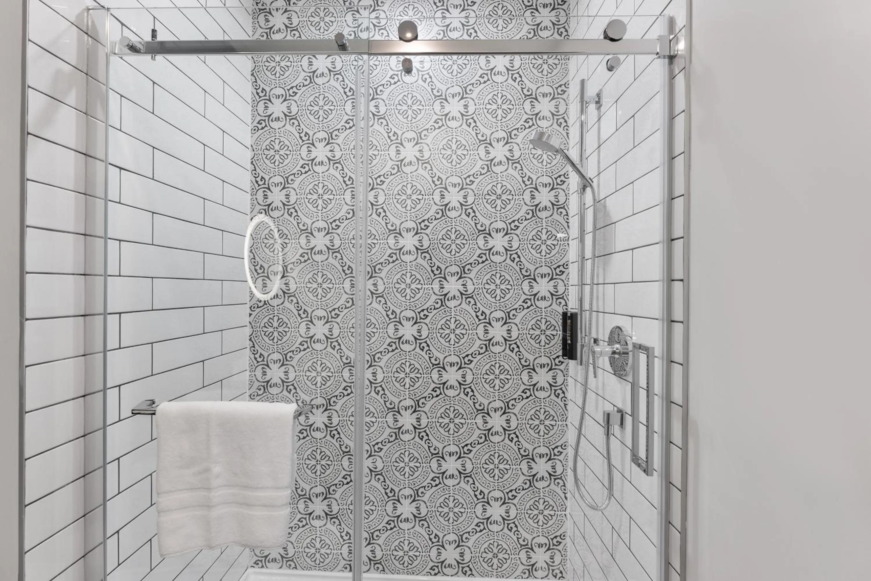 Shower in Cannery Lofts Niagara