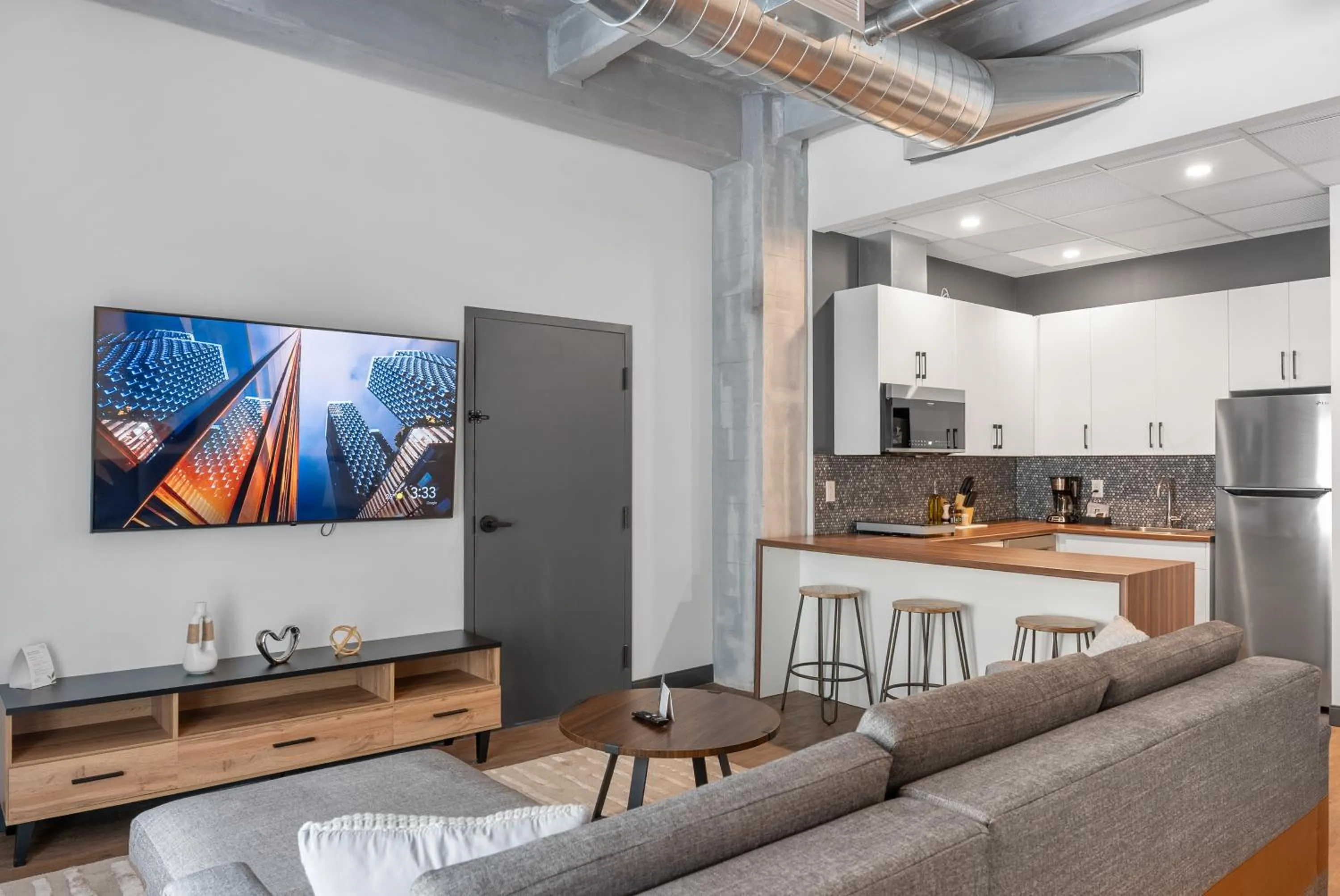 TV and multimedia in Cannery Lofts Niagara