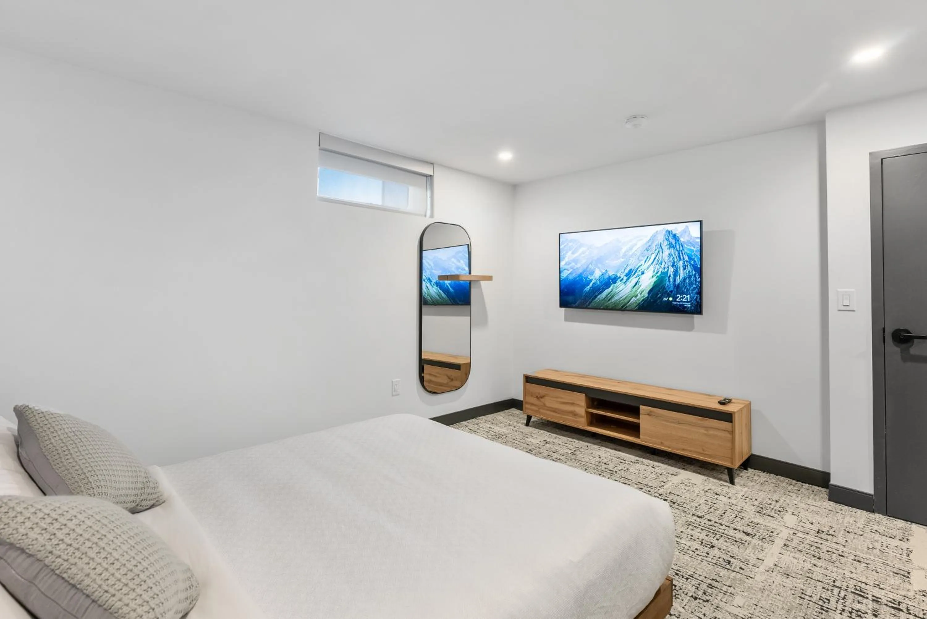 Bedroom, Bed in Cannery Lofts Niagara