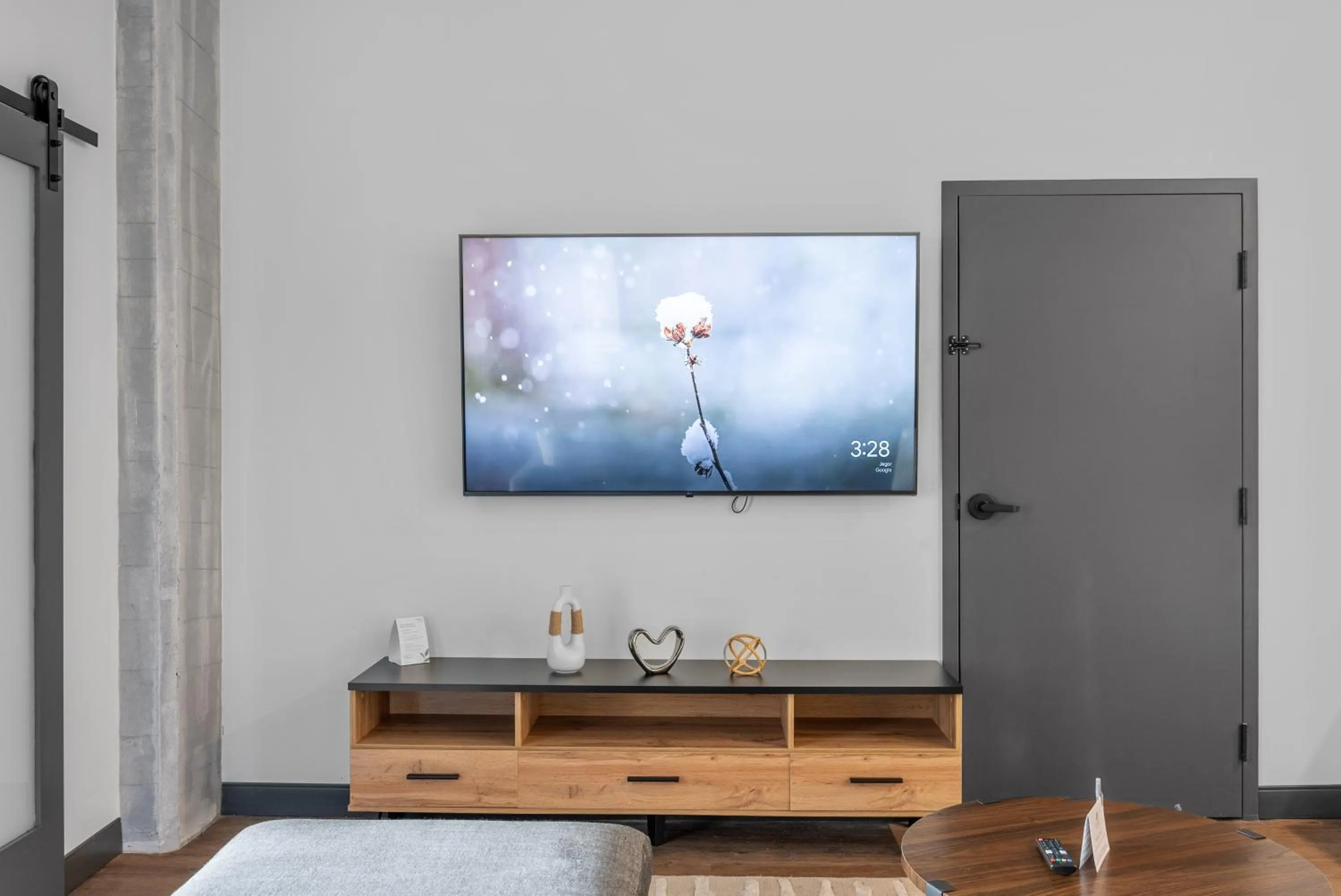 TV and multimedia in Cannery Lofts Niagara