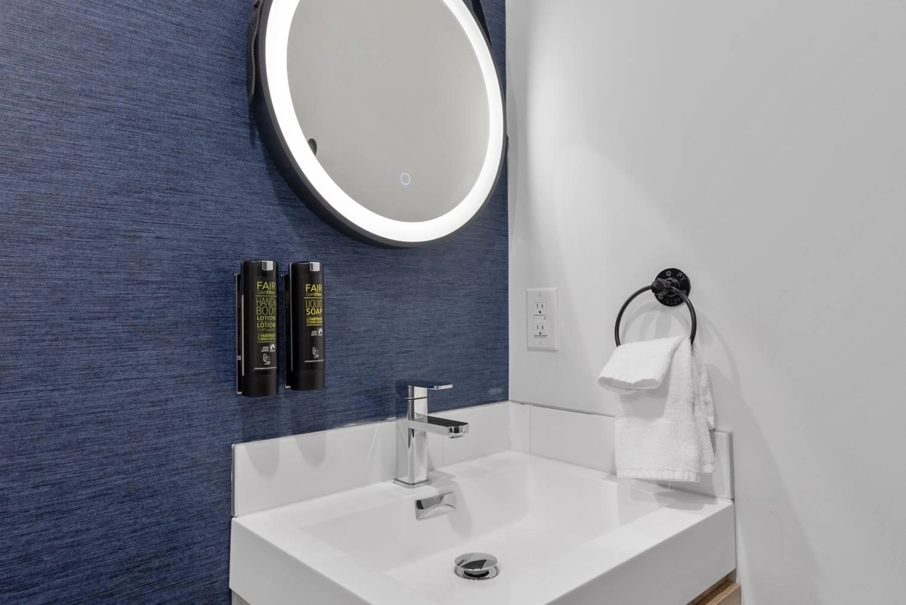 Bathroom in Cannery Lofts Niagara