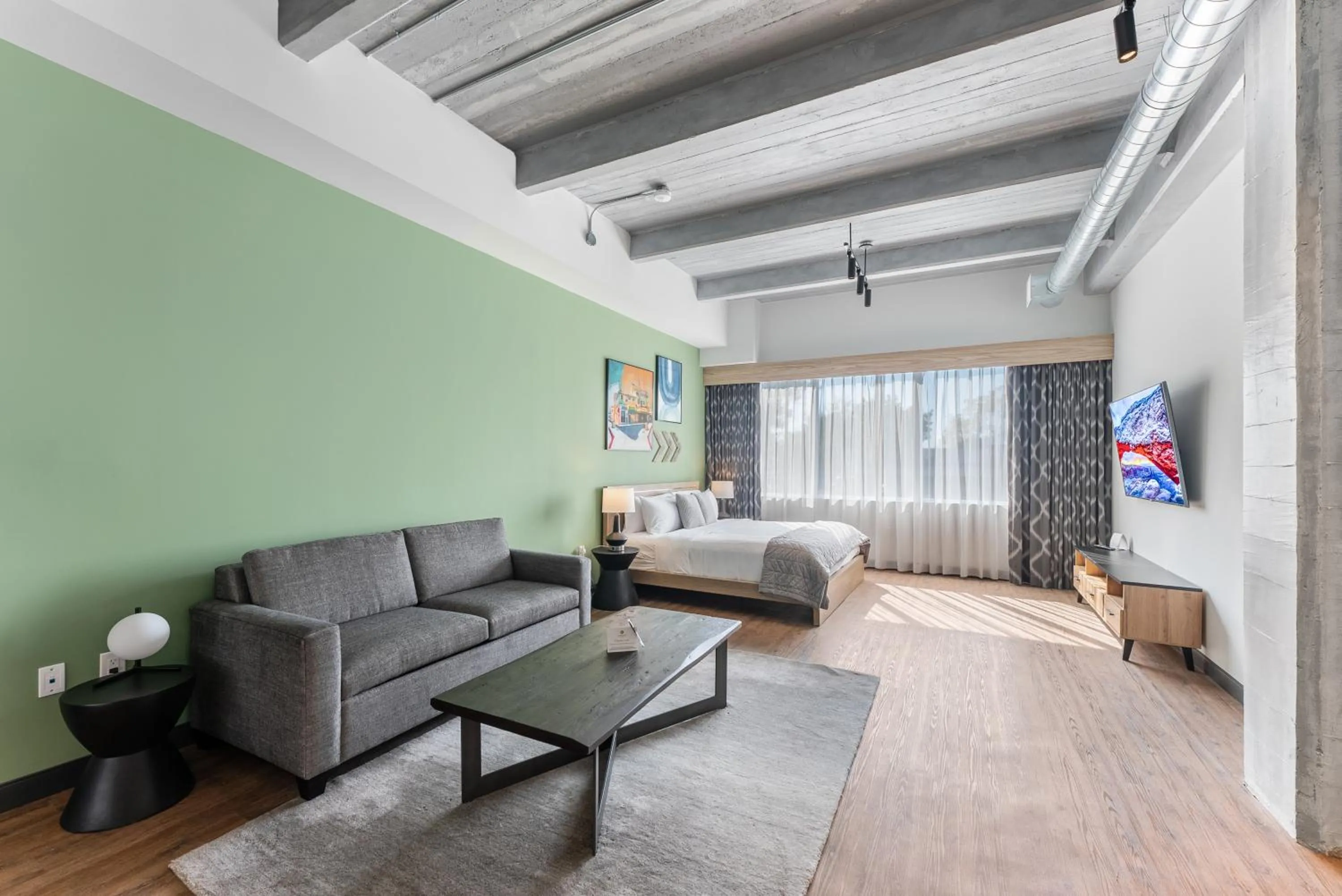 Seating area, Bed in Cannery Lofts Niagara