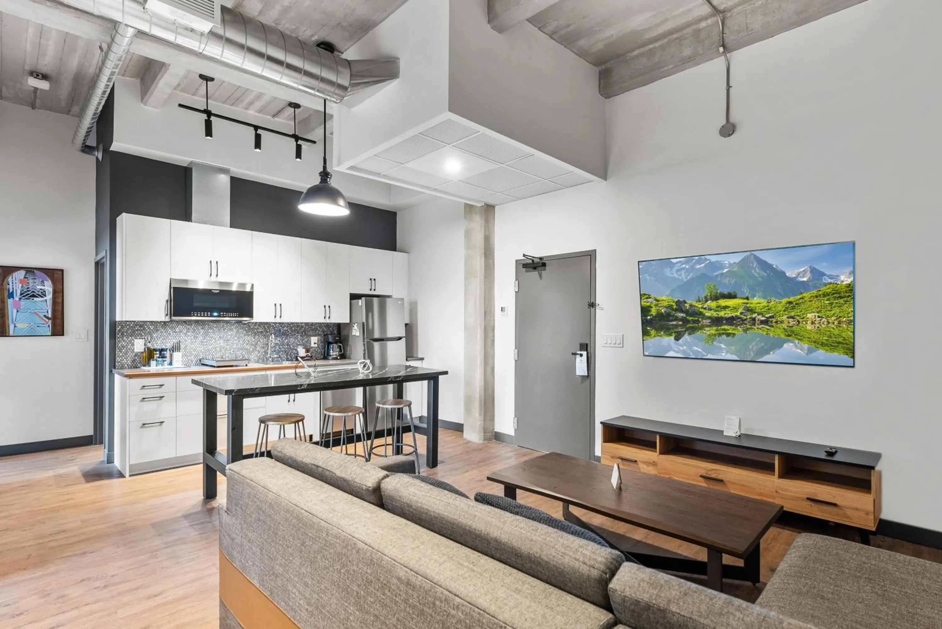 Dining area in Cannery Lofts Niagara