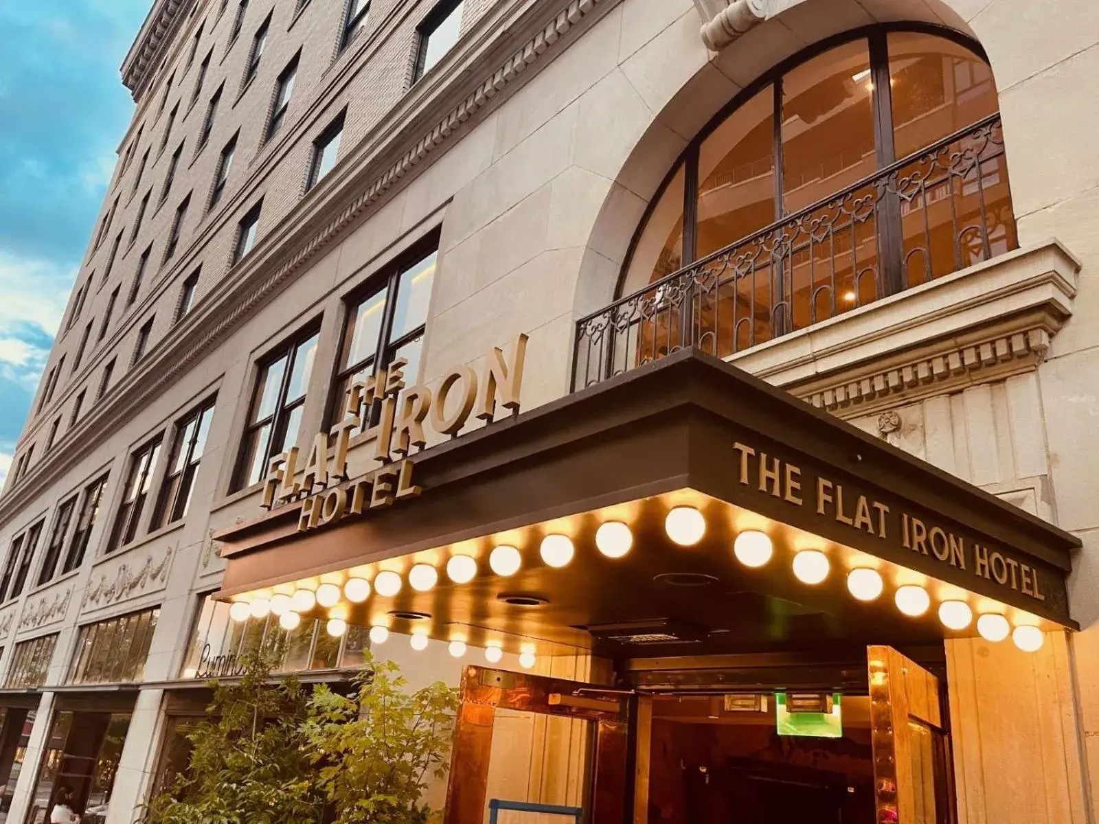 The Flat Iron Hotel The Flat Iron Hotel