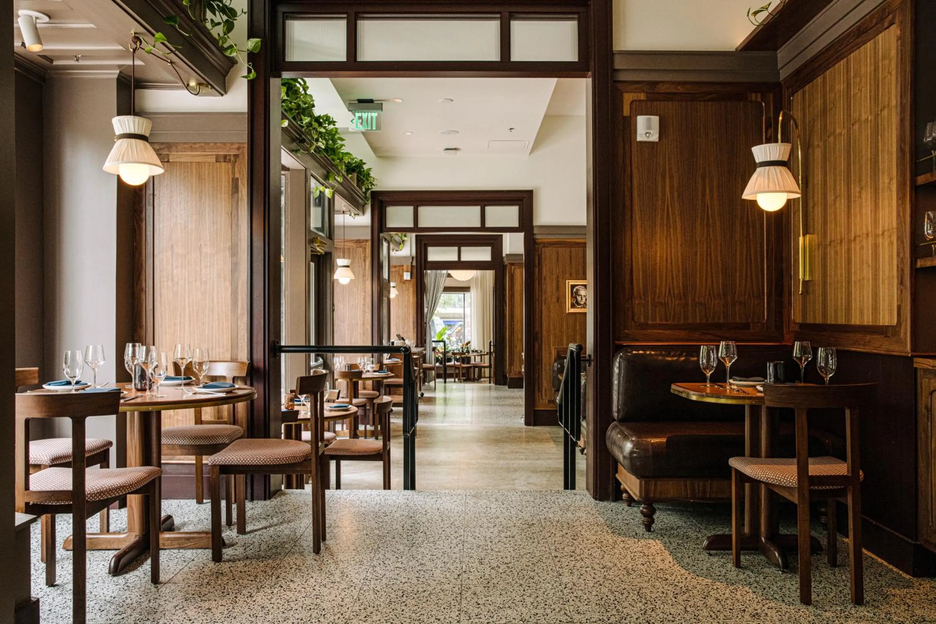 Restaurant/places to eat in The Flat Iron Hotel