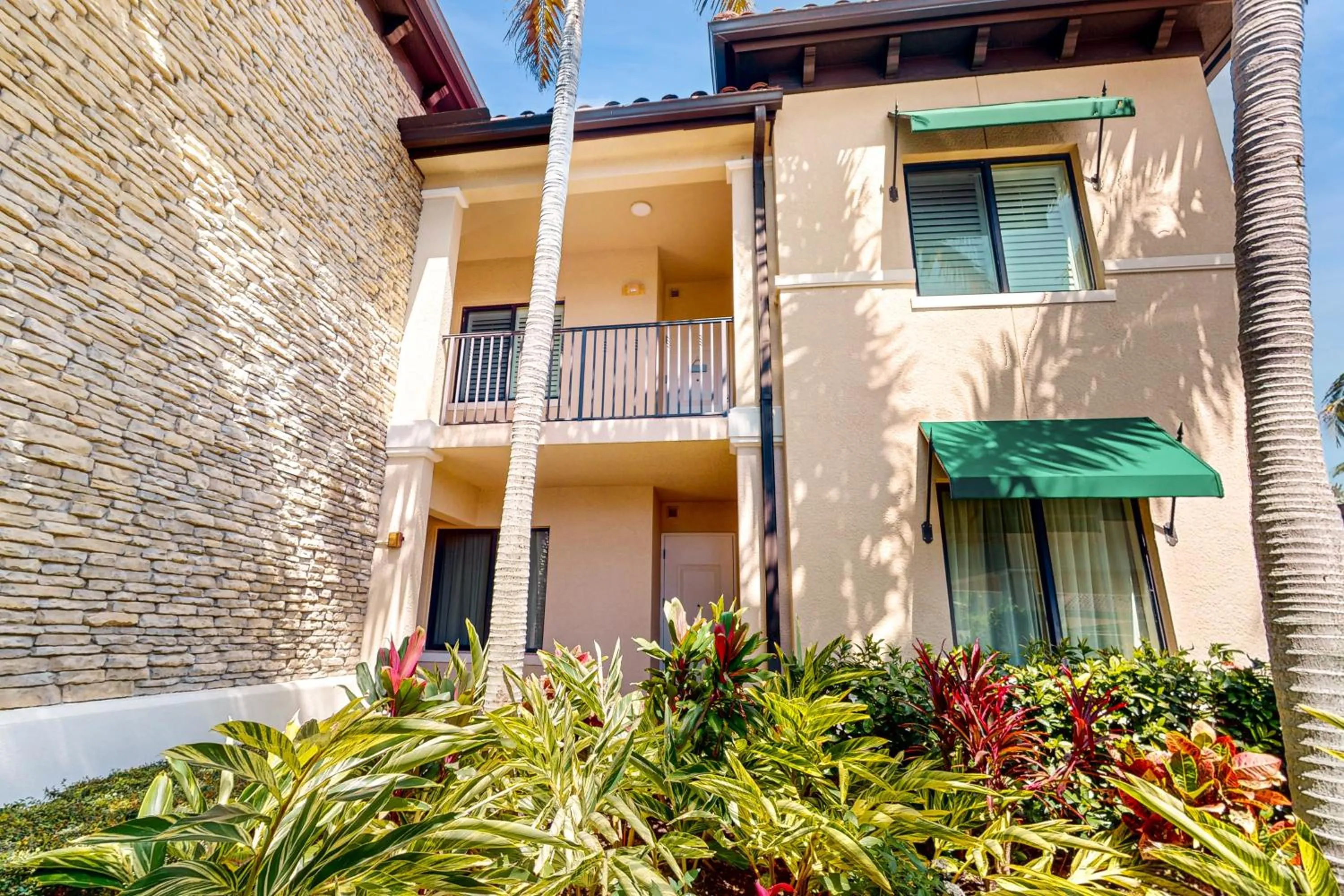 Property Building in Naples Bay Resort The Cottages