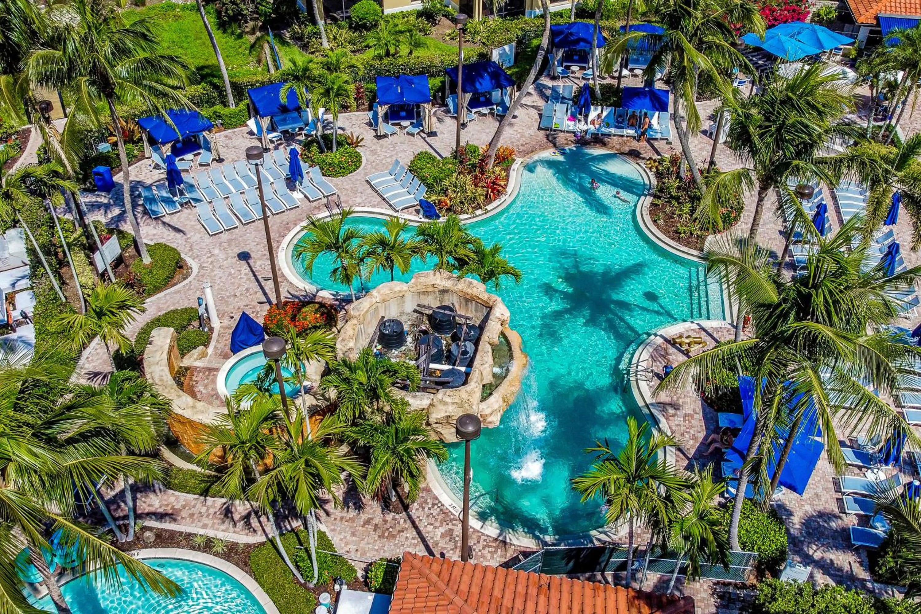 Bird's-eye View in Naples Bay Resort The Cottages