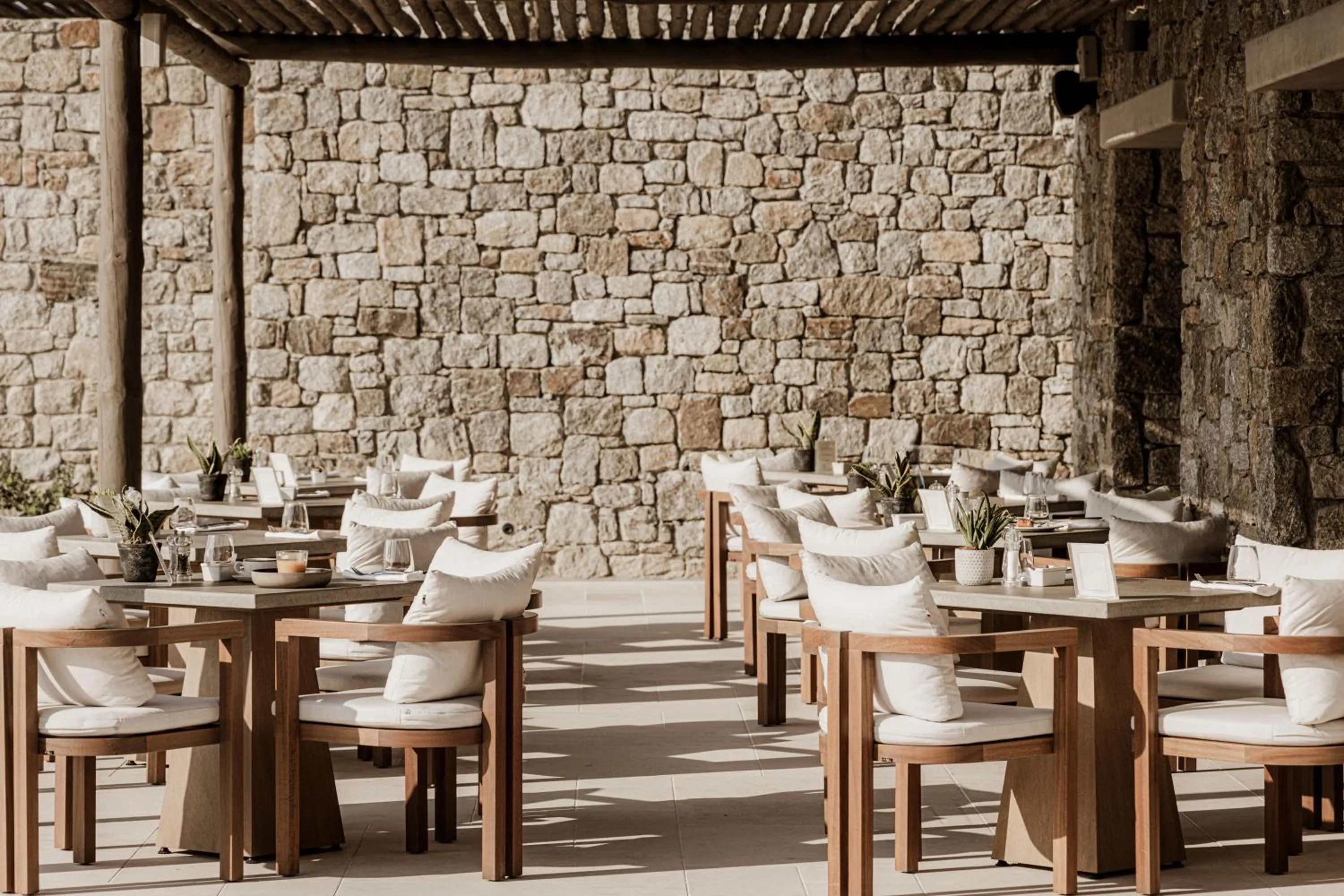 Restaurant/places to eat in Enigma Mykonos Hideaway Suites