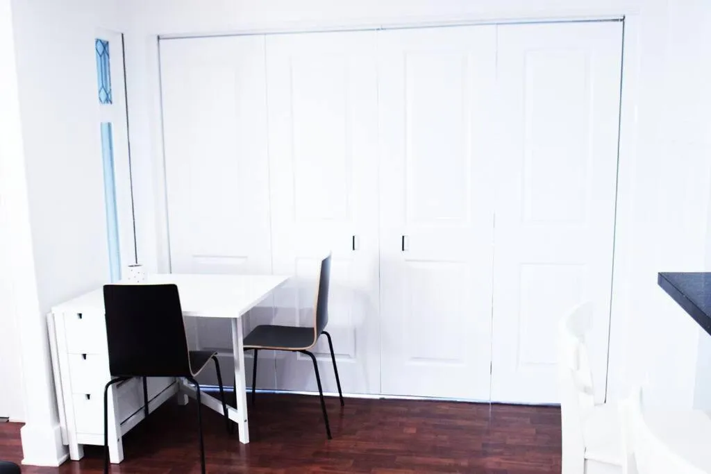 Dining area in Villa by the Ocean in Venice Beach