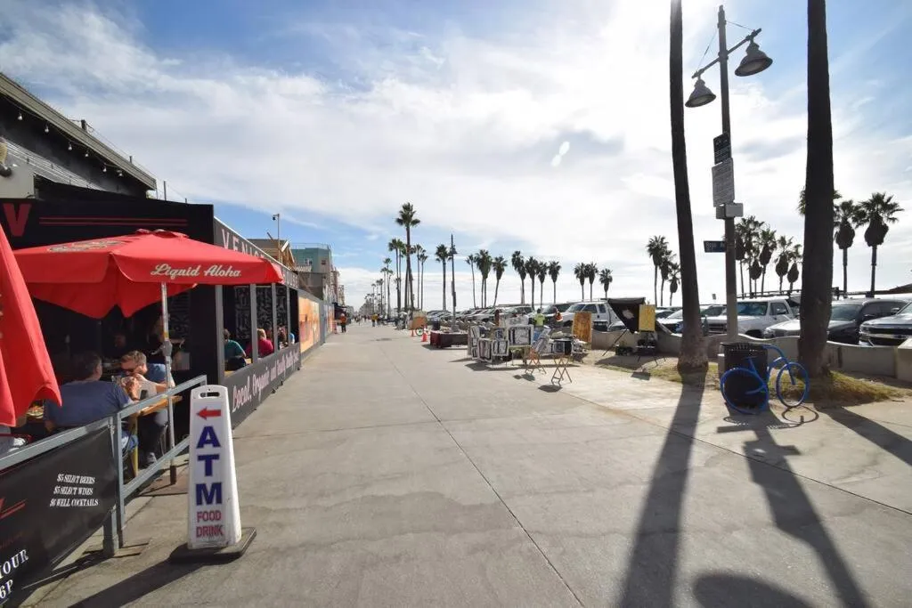 Beach in Villa by the Ocean in Venice Beach