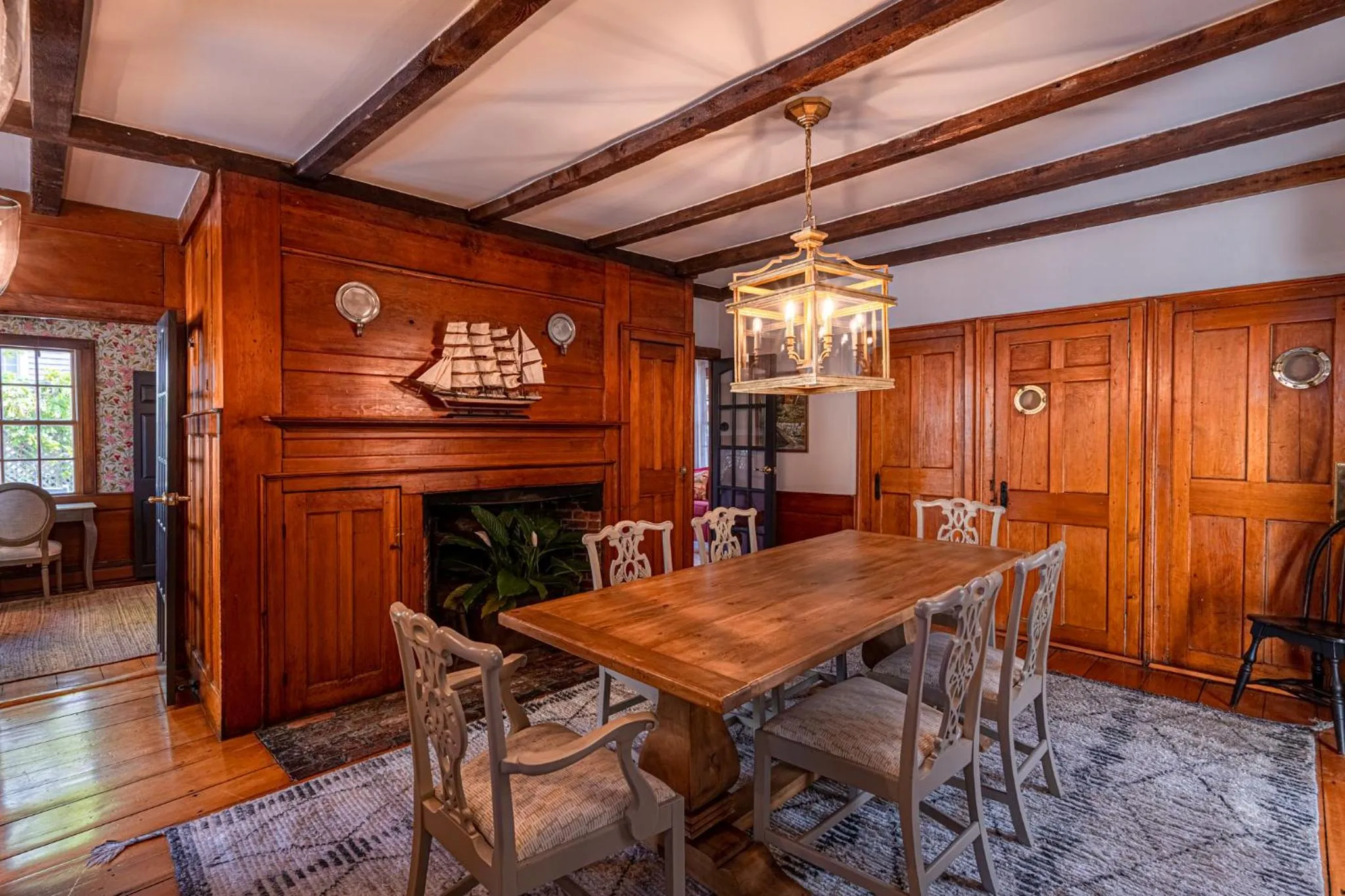 Dining area in Martin House 157