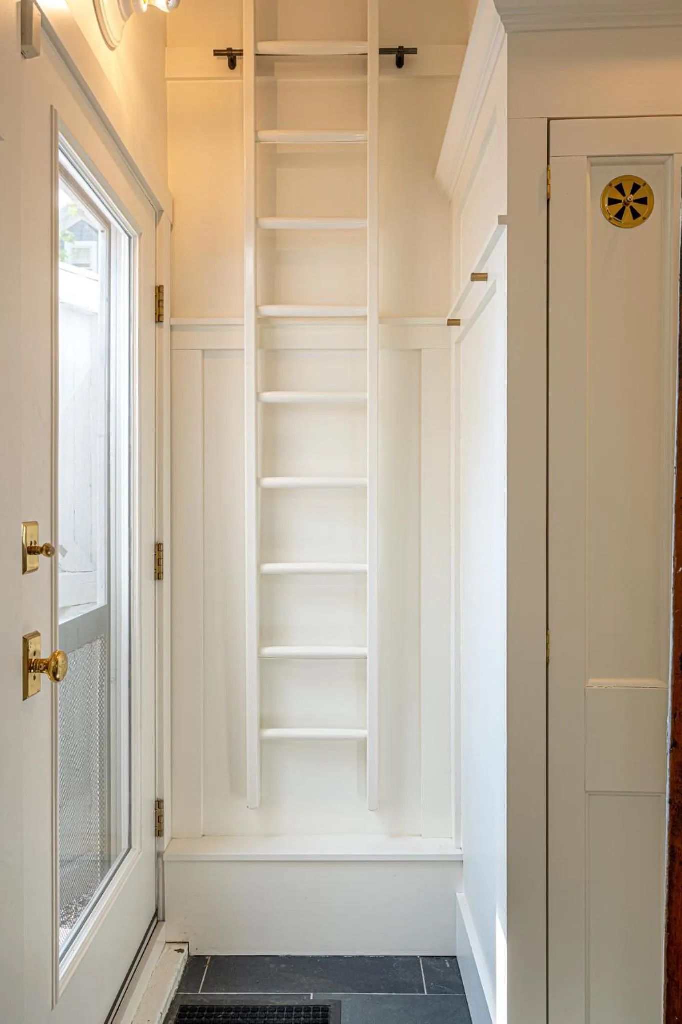 Kitchen or kitchenette in Martin House 157