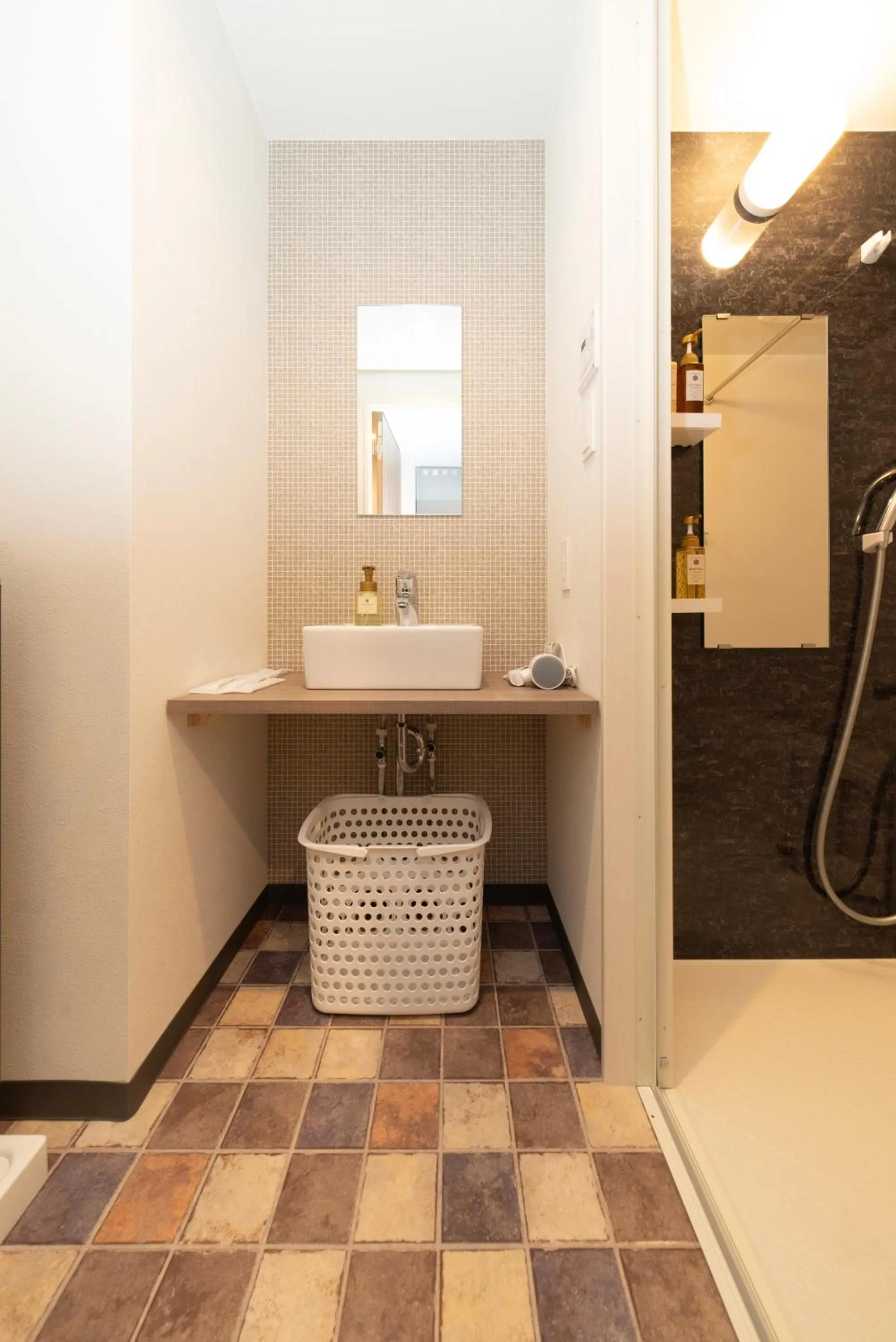 Photo of the whole room in WELLSTAY Osaka Shinimamiya Station