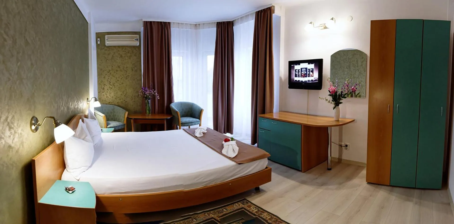 Photo of the whole room, Bed in Hotel Albatros