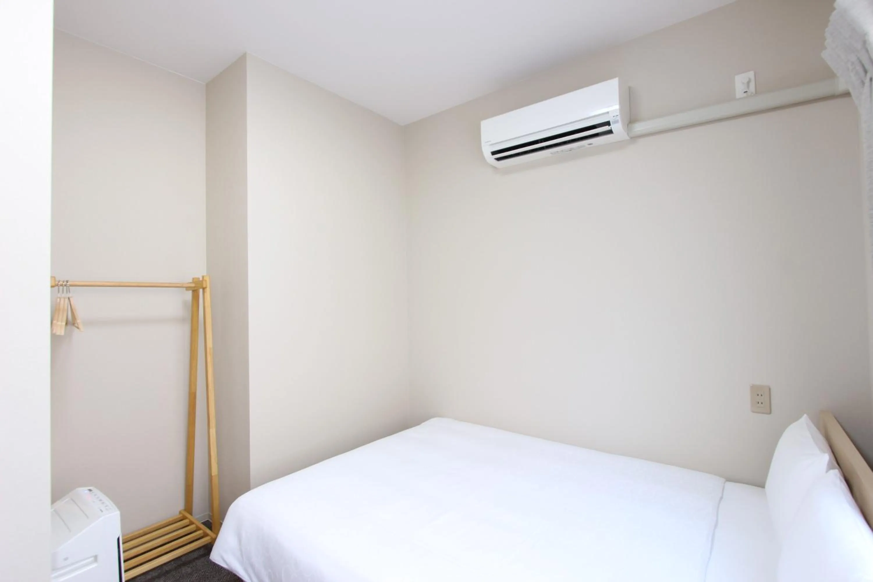 Bed in Justin Fukuoka