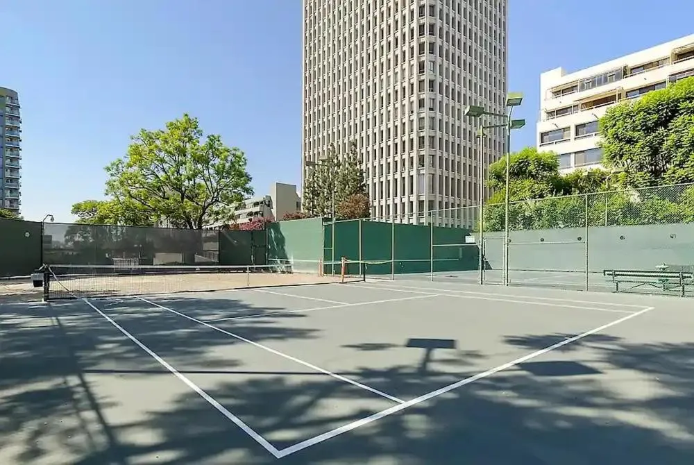 Modern Luxury 2 Bed with Panoramic City Views in Downtown LA