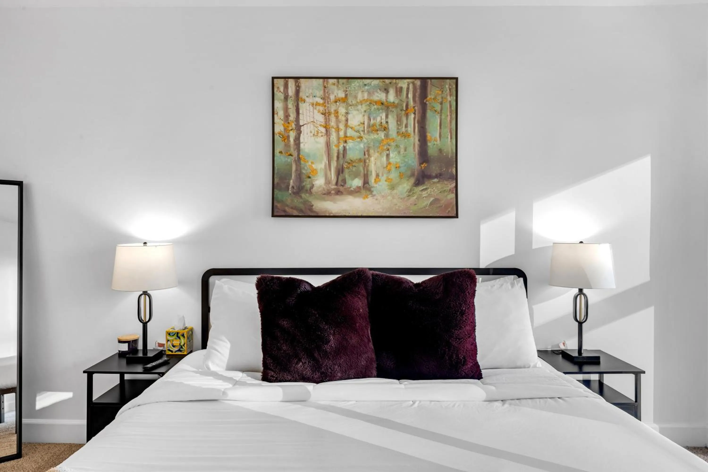 Bed in Modern Luxury 2 Bed with Panoramic City Views in Downtown LA