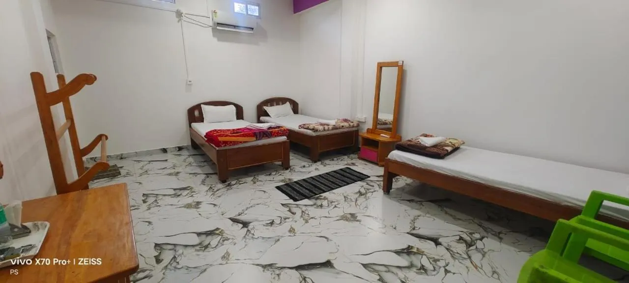 Bed in JUNGLE STAR MANSION