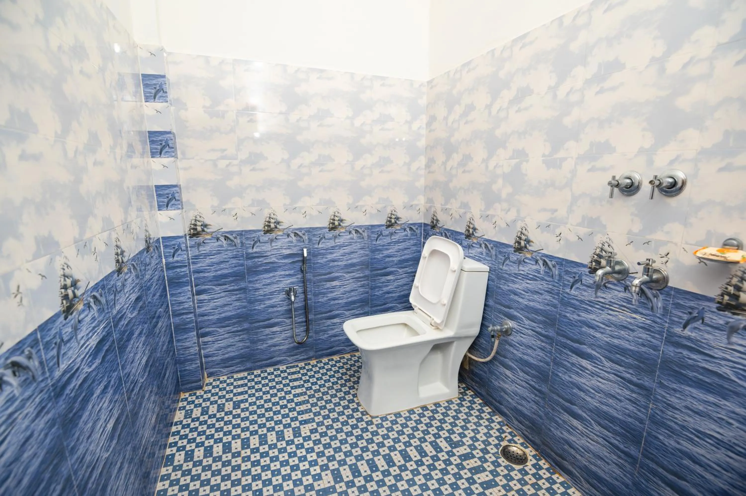 Bathroom in JUNGLE STAR MANSION