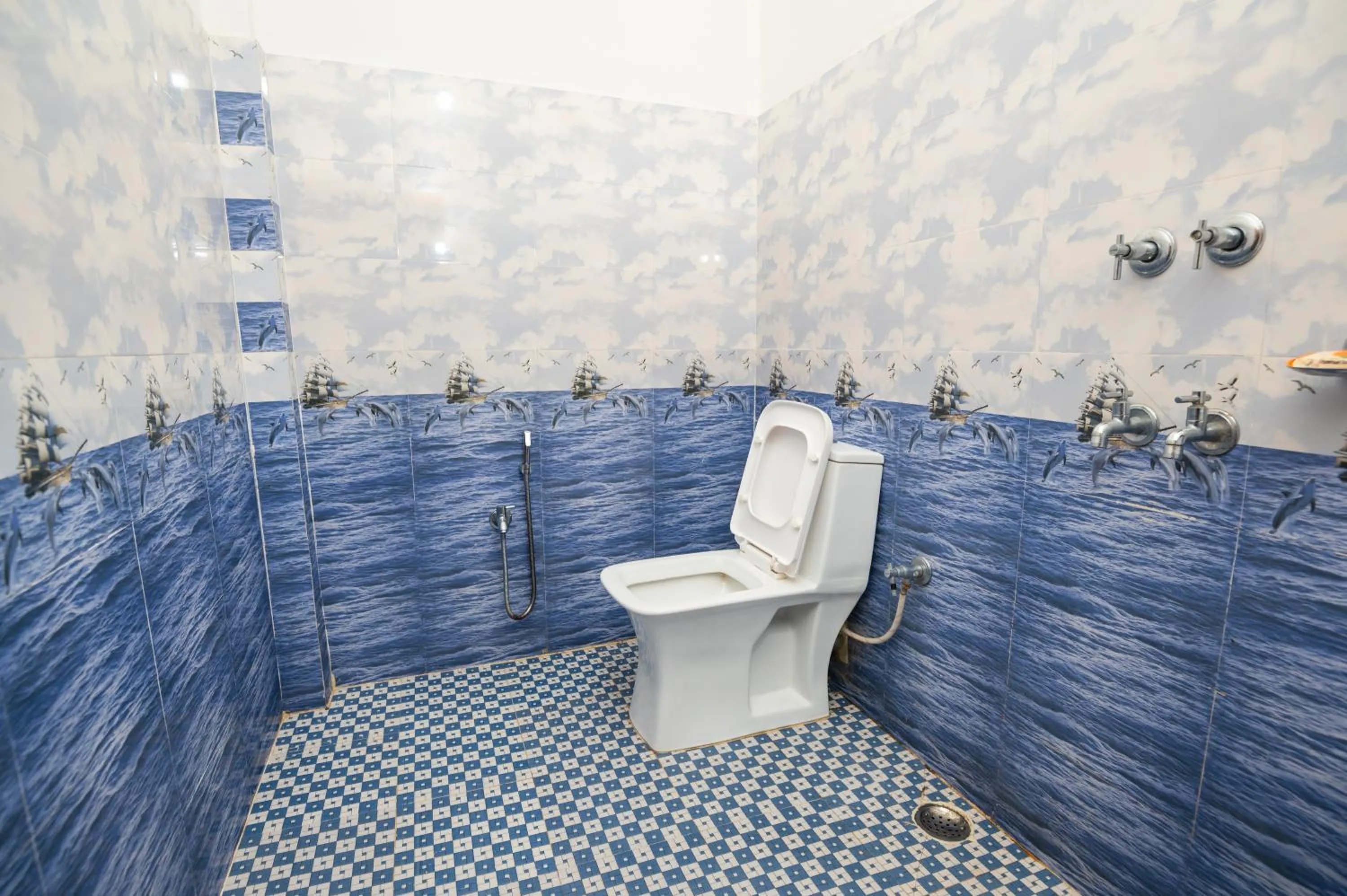 Bathroom in JUNGLE STAR MANSION