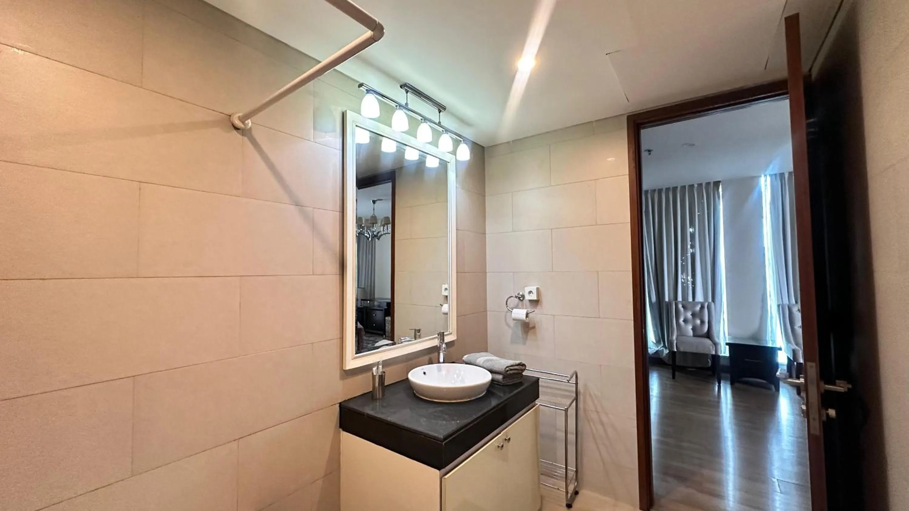 The H Tower Rasuna Suites Kuningan Jakarta By Villaloka