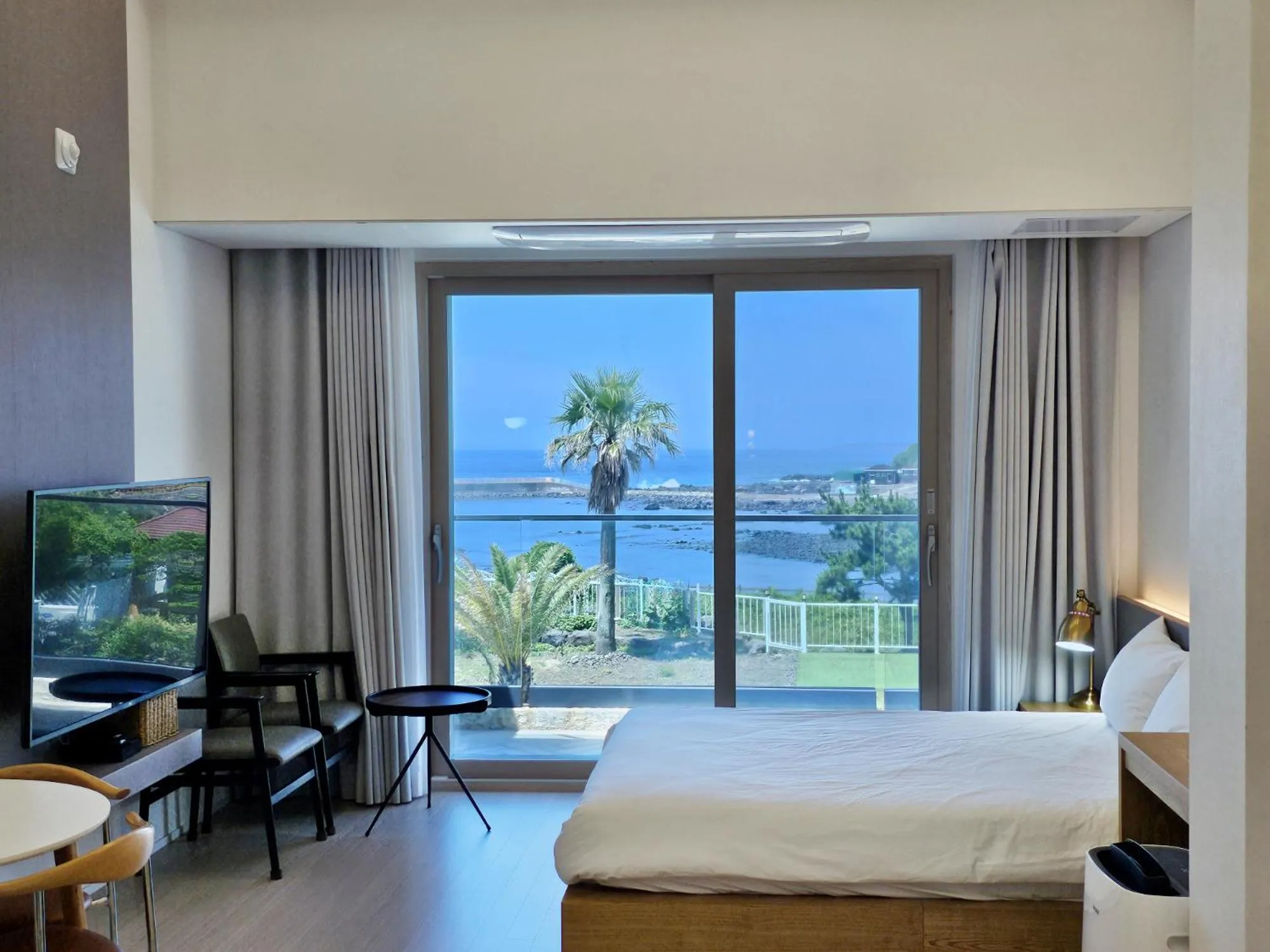 Bed in Jeju Badayeon Villa